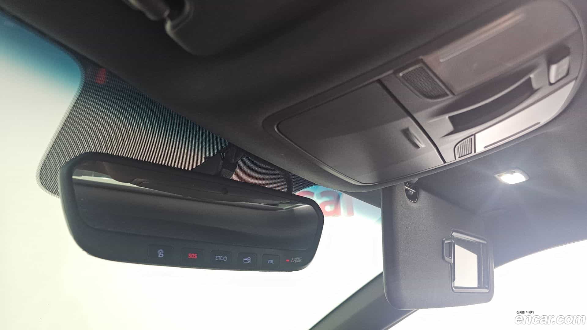 Veloster Hyundai 2018.8-OPTION-022