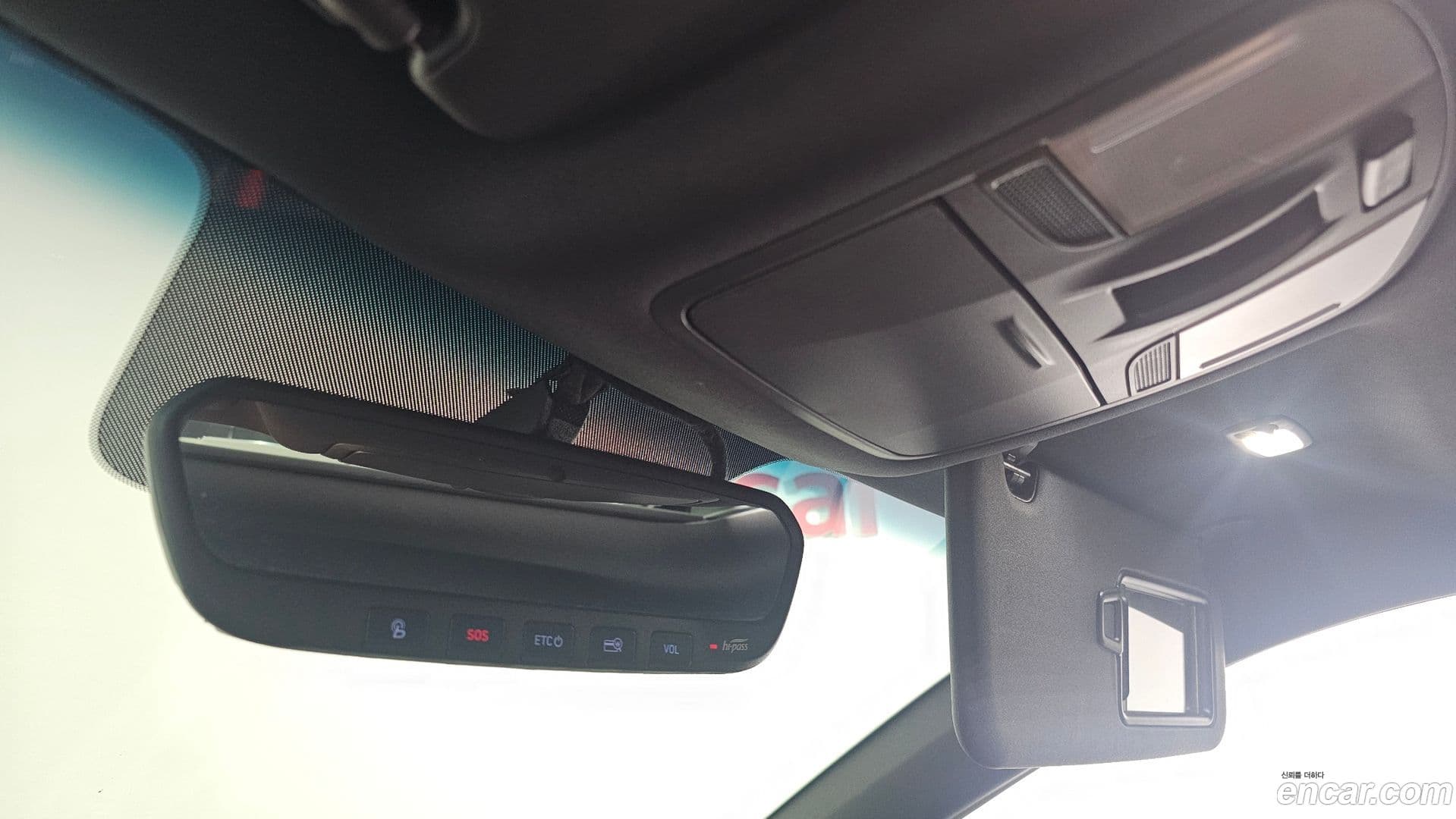 Main__Slider__Photo:Veloster Hyundai 2018.8-17