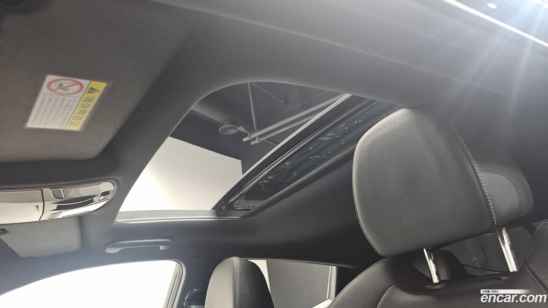 Veloster Hyundai 2018.8-OPTION-023