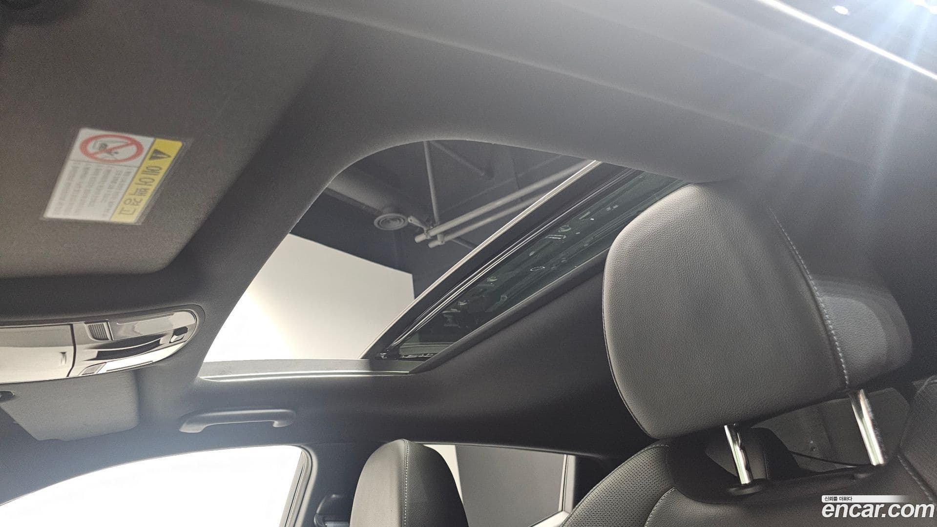 Main__Slider__Photo:Veloster Hyundai 2018.8-18