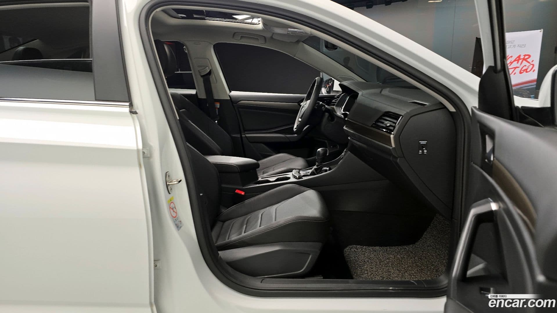 Main__Slider__Photo:Jetta Volkswagen 2021.11-10