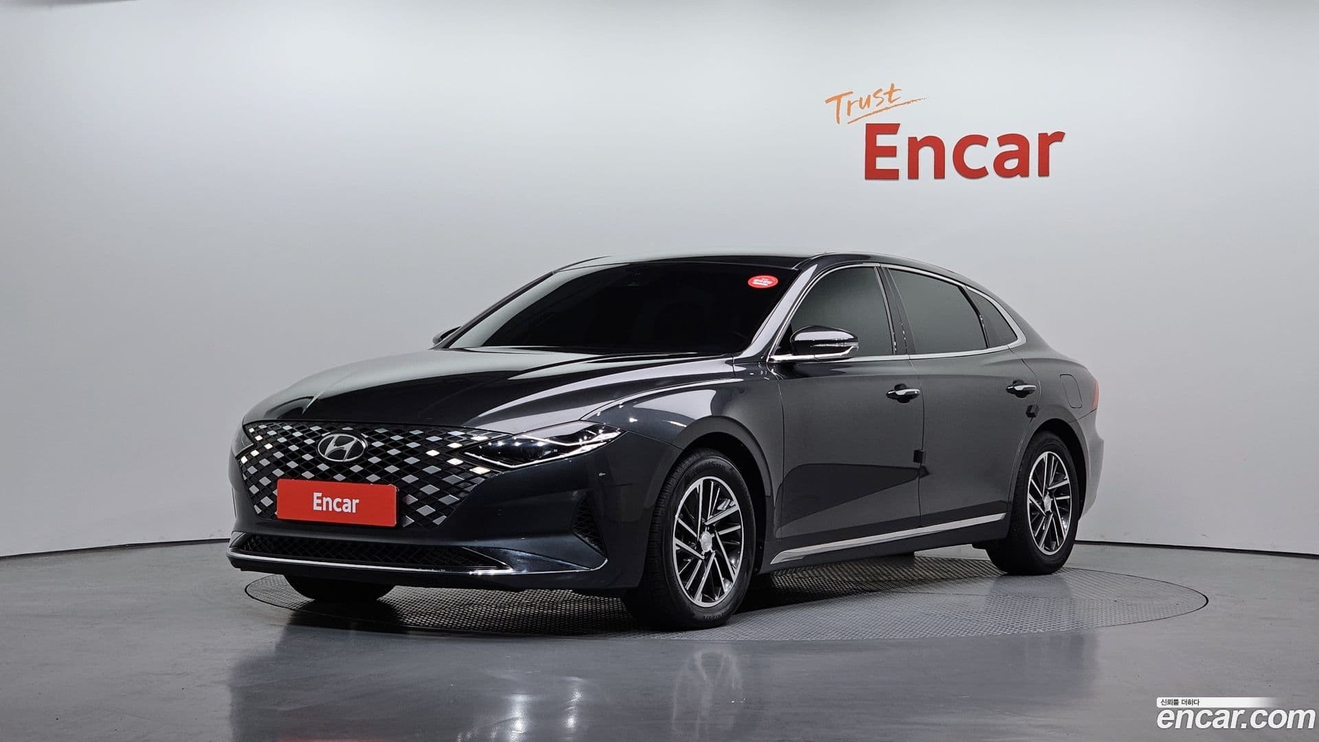 Main__Slider__Photo:Grandeur Hyundai 2022.6-0