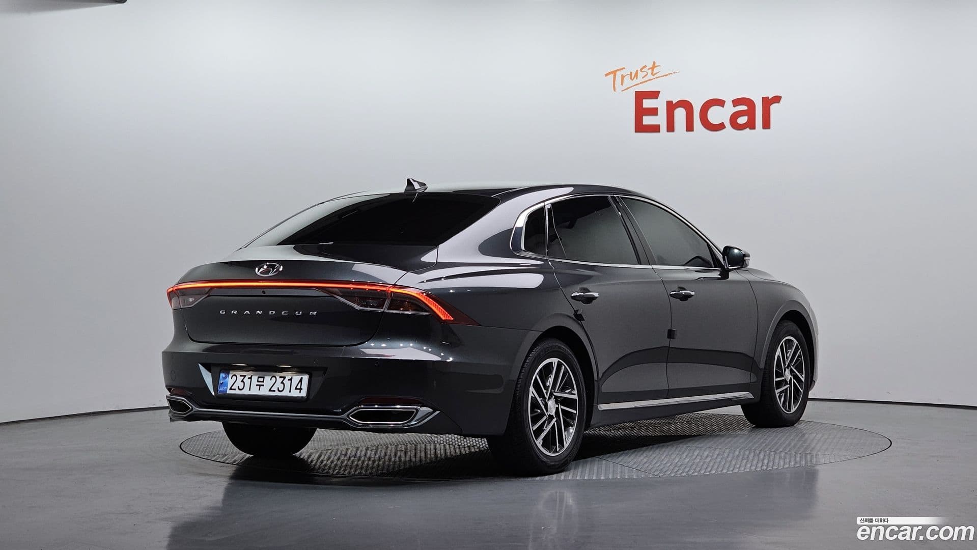 Main__Slider__Photo:Grandeur Hyundai 2022.6-1