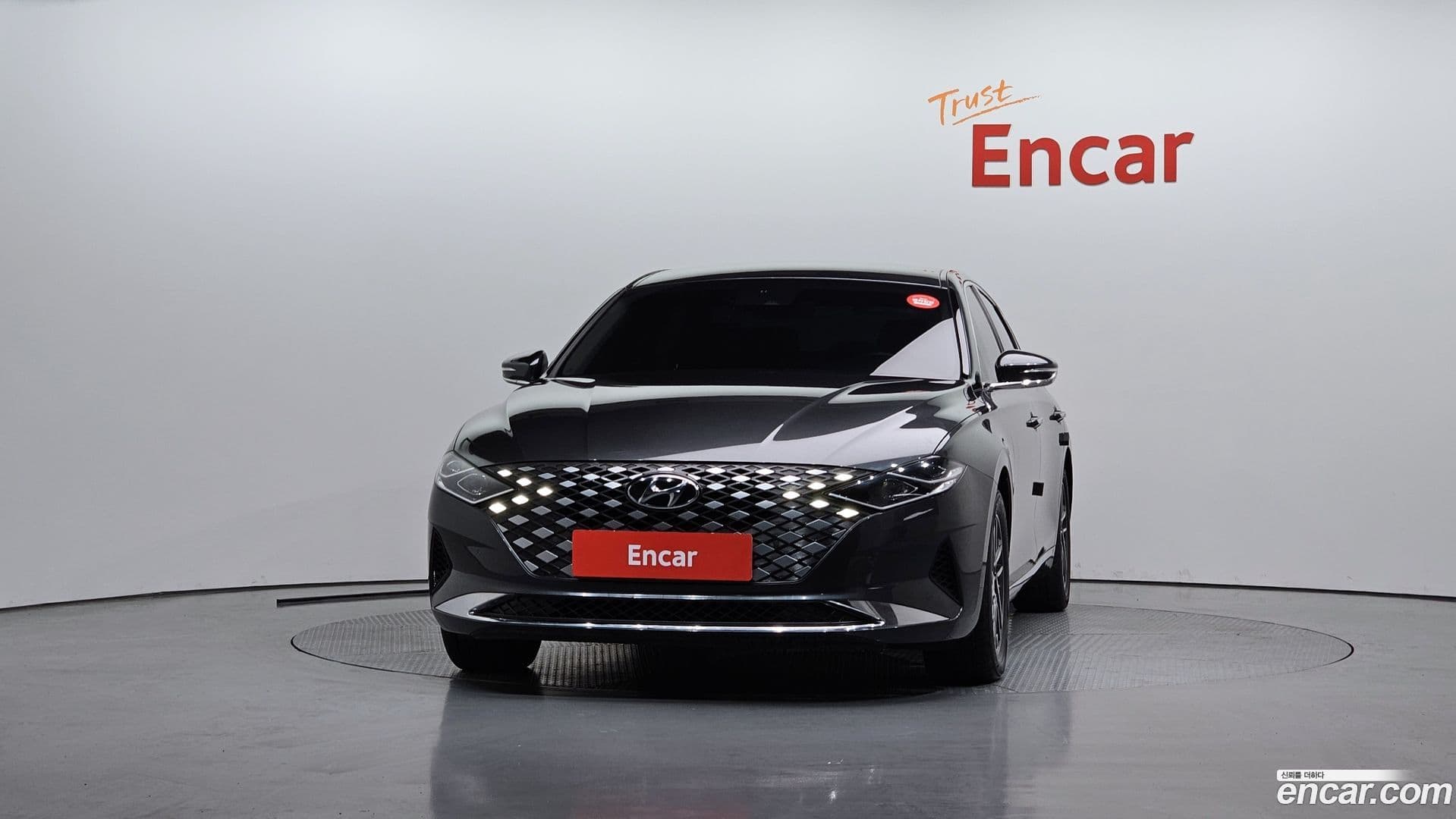 Main__Slider__Photo:Grandeur Hyundai 2022.6-2