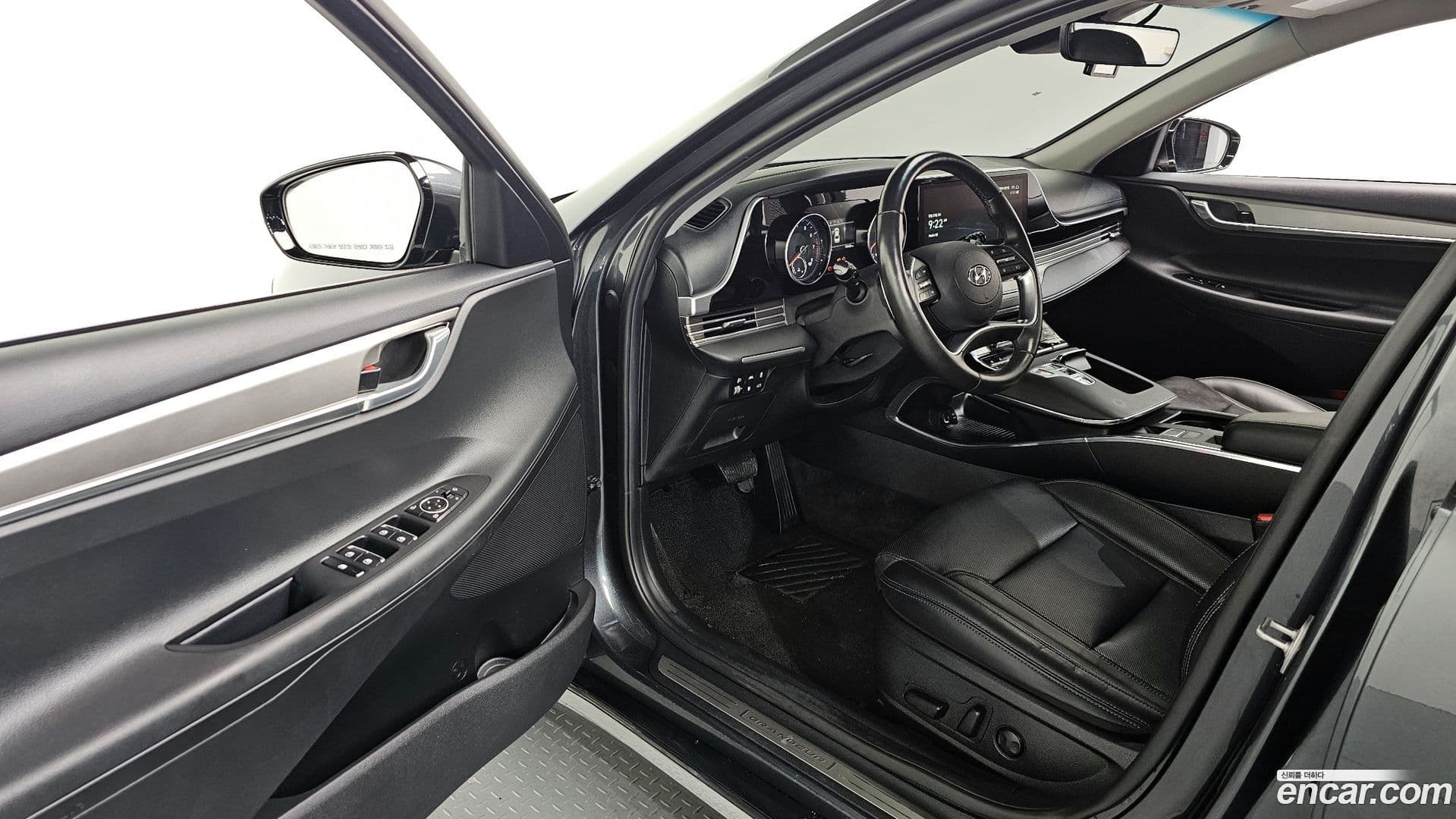 Main__Slider__Photo:Grandeur Hyundai 2022.6-10