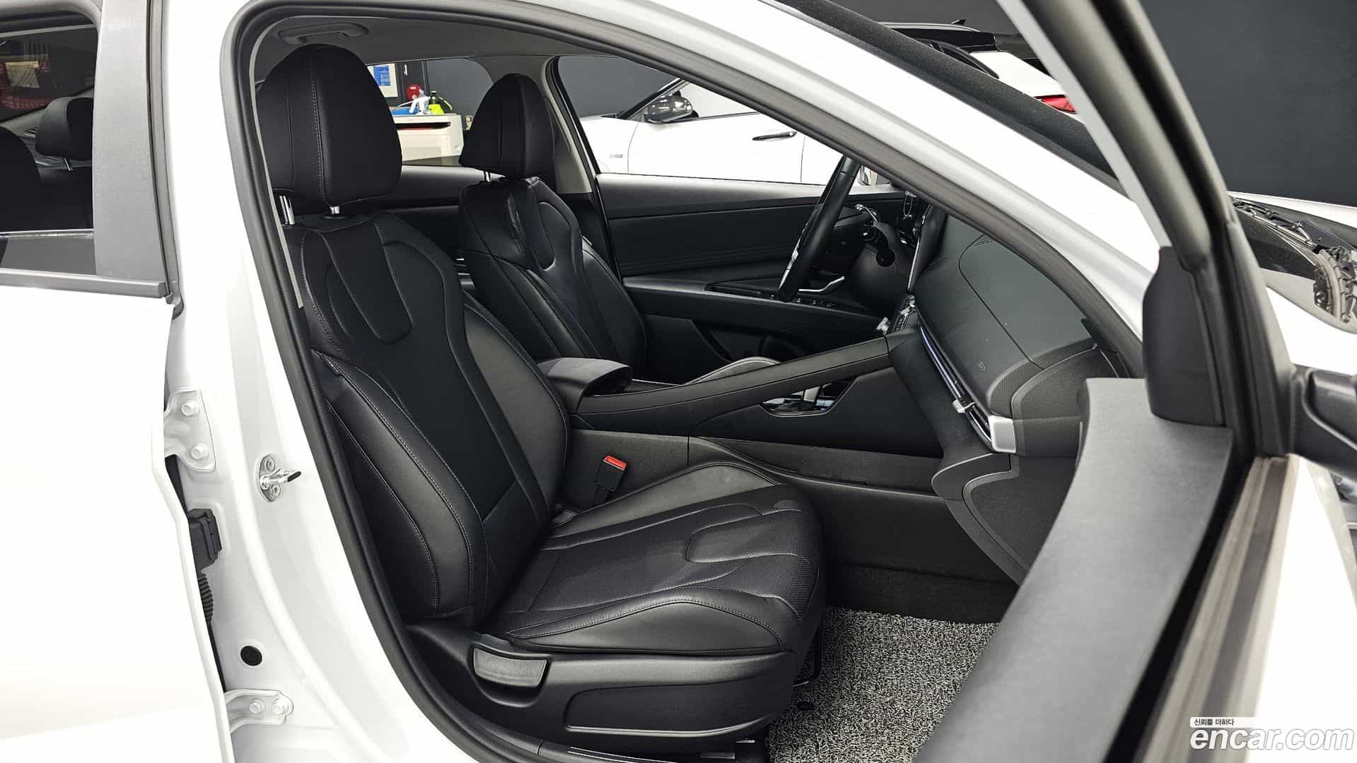 AVANTE Hyundai 2024.4-INNER-010