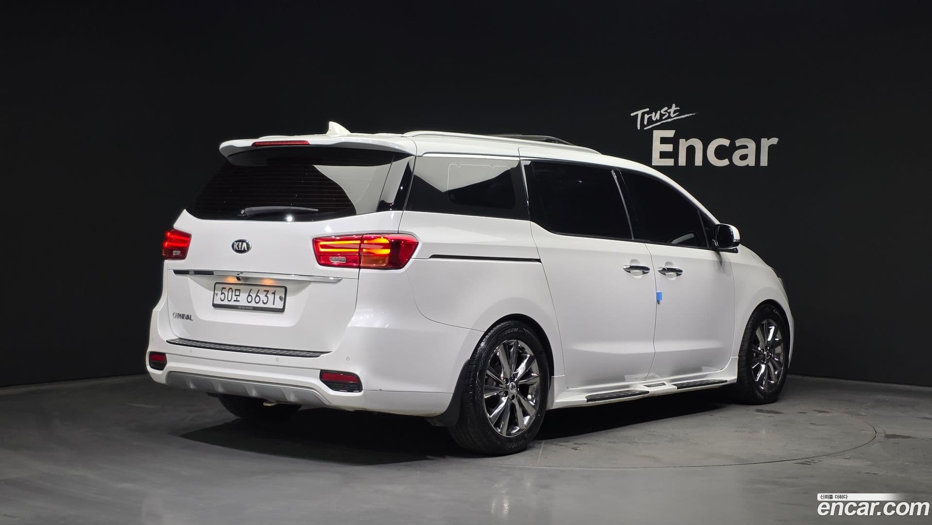 Main__Slider__Photo:Canival Kia 2019.5-1