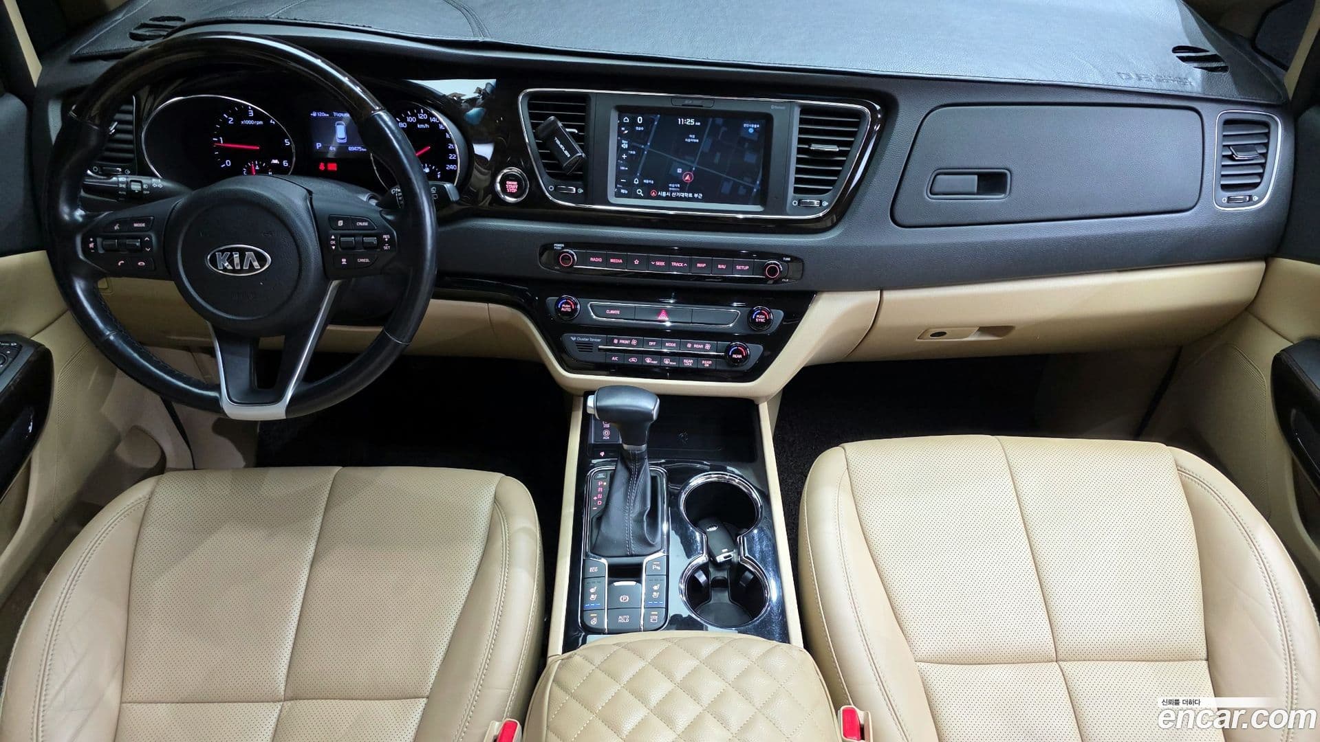 Main__Slider__Photo:Canival Kia 2019.5-6