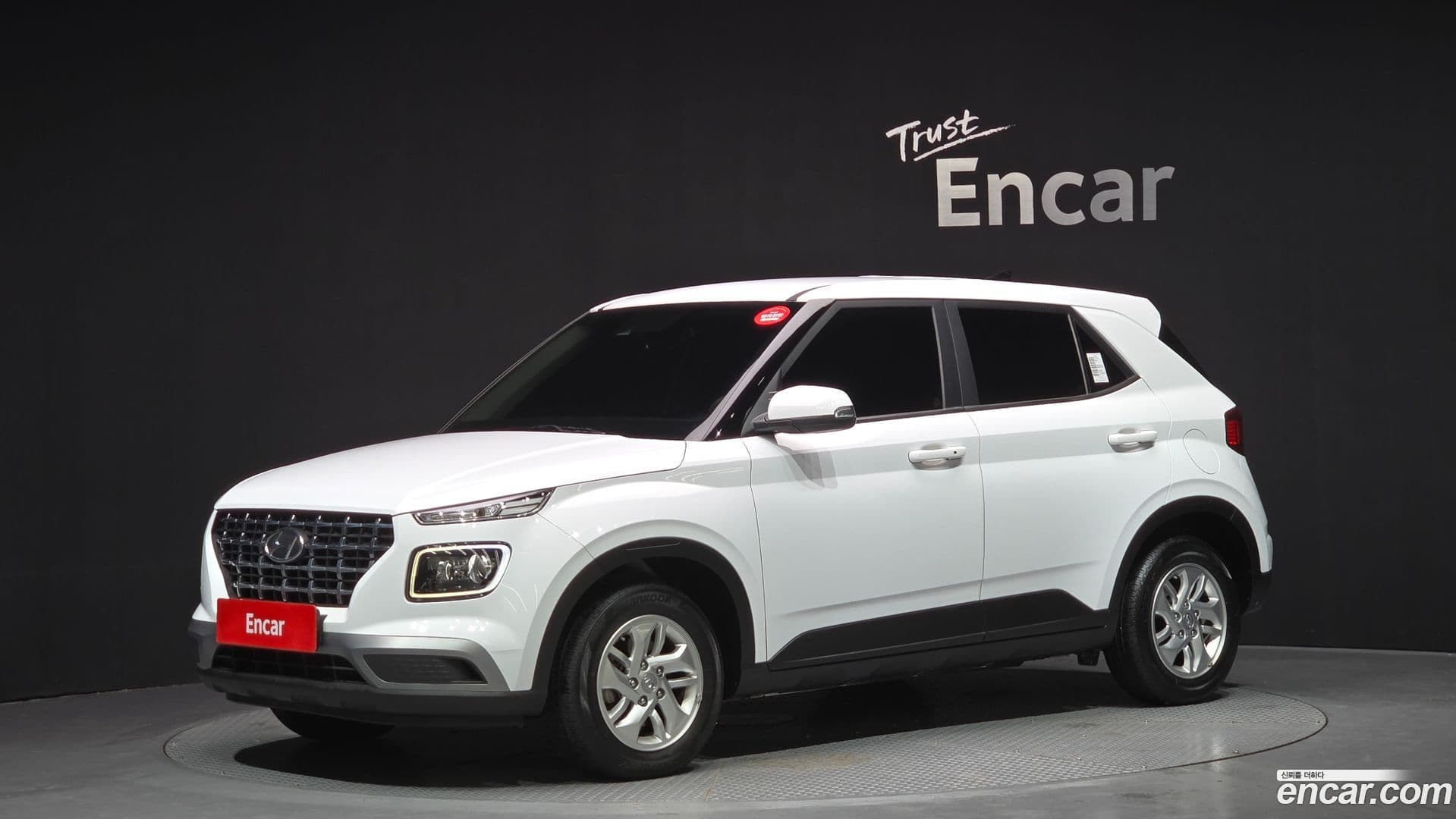 Main__Slider__Photo:Venue Hyundai 2022.0-0