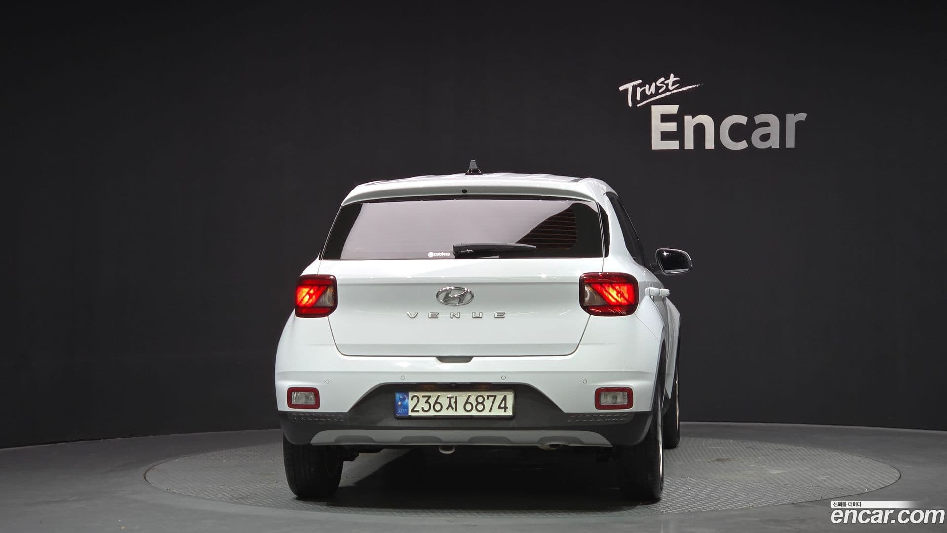 Main__Slider__Photo:Venue Hyundai 2022.0-3