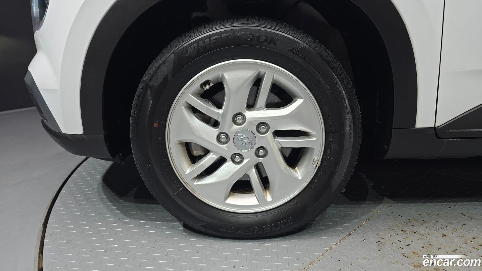 Main__Slider__Photo:Venue Hyundai 2022.0-4