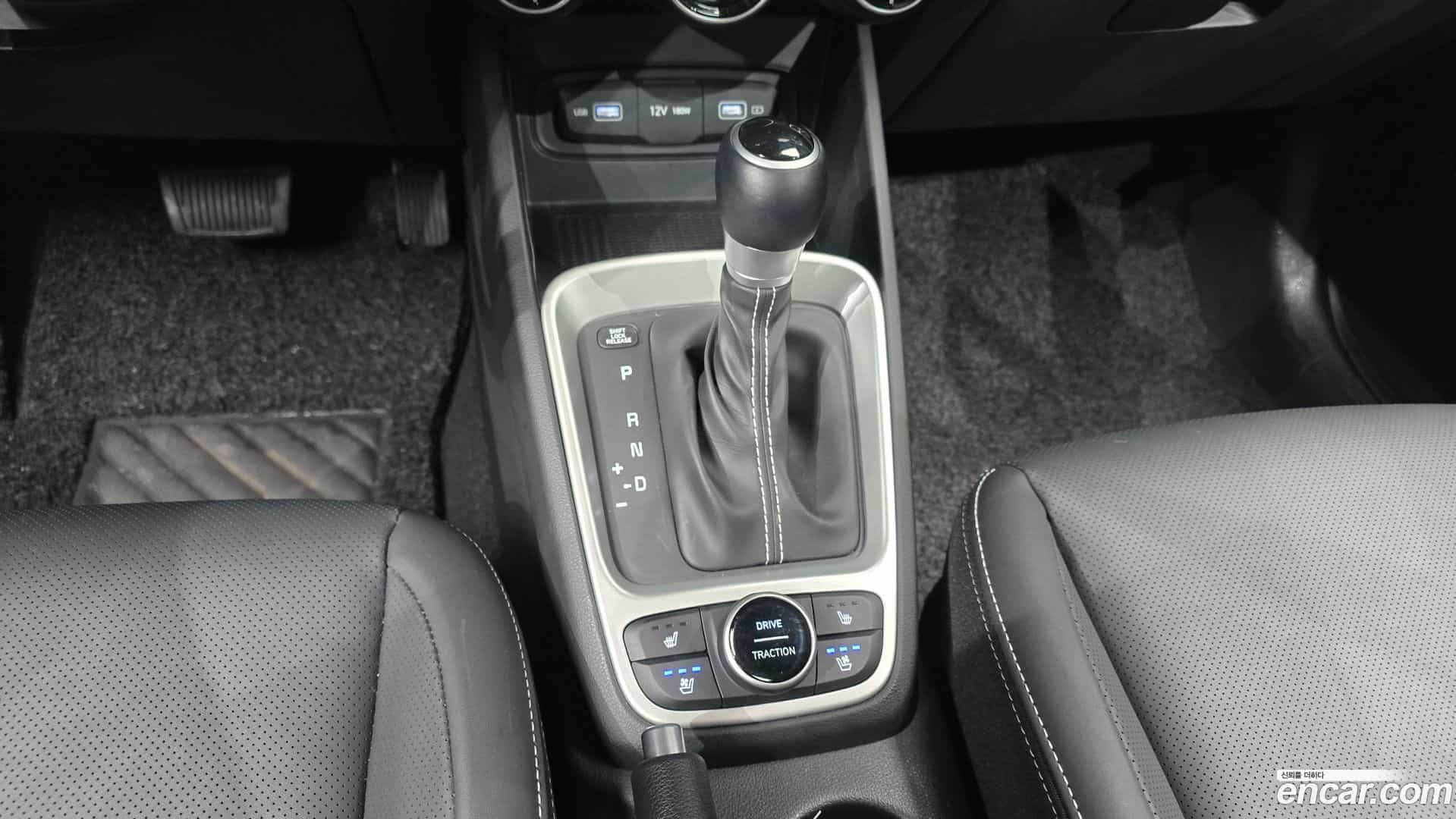 Venue Hyundai 2022.0-INNER-009