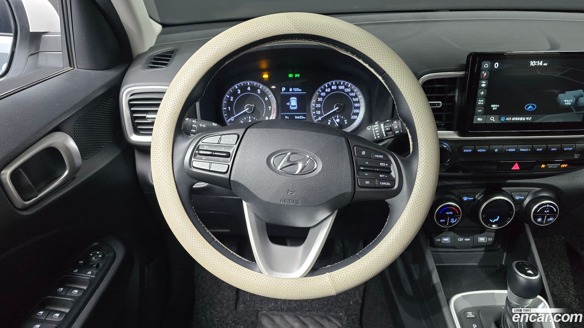 Main__Slider__Photo:Venue Hyundai 2022.0-12