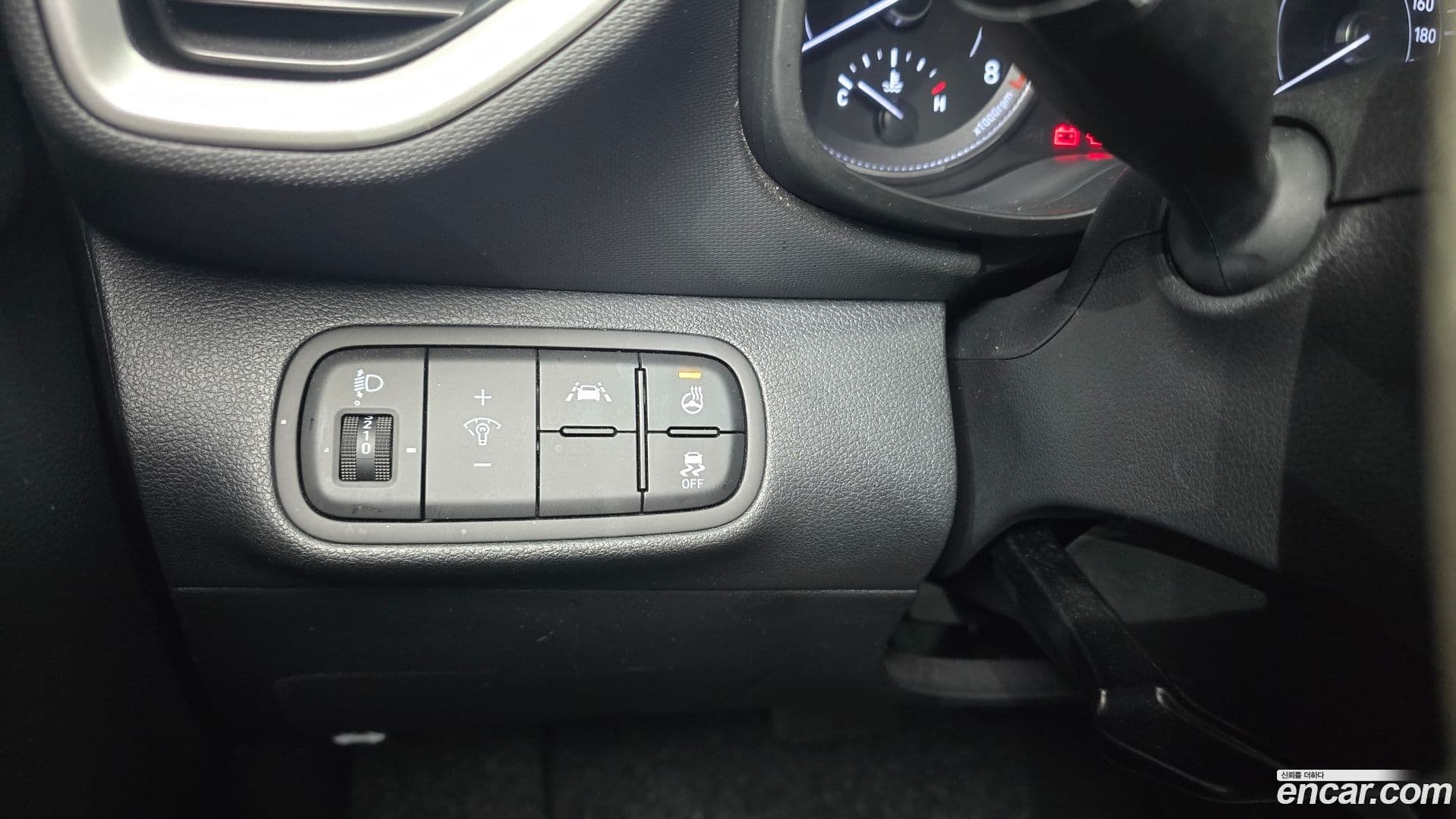 Main__Slider__Photo:Venue Hyundai 2022.0-15