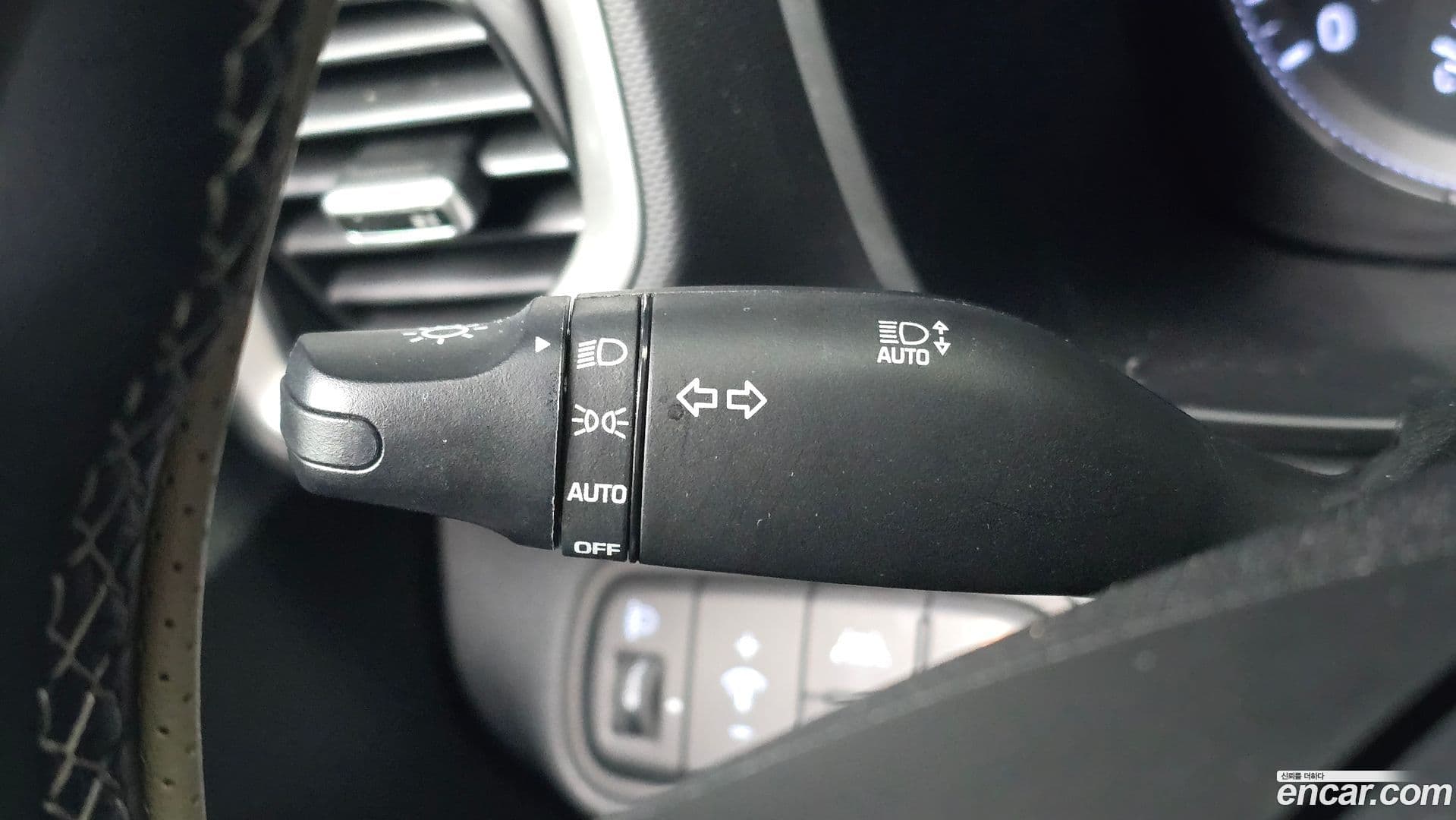 Main__Slider__Photo:Venue Hyundai 2022.0-16