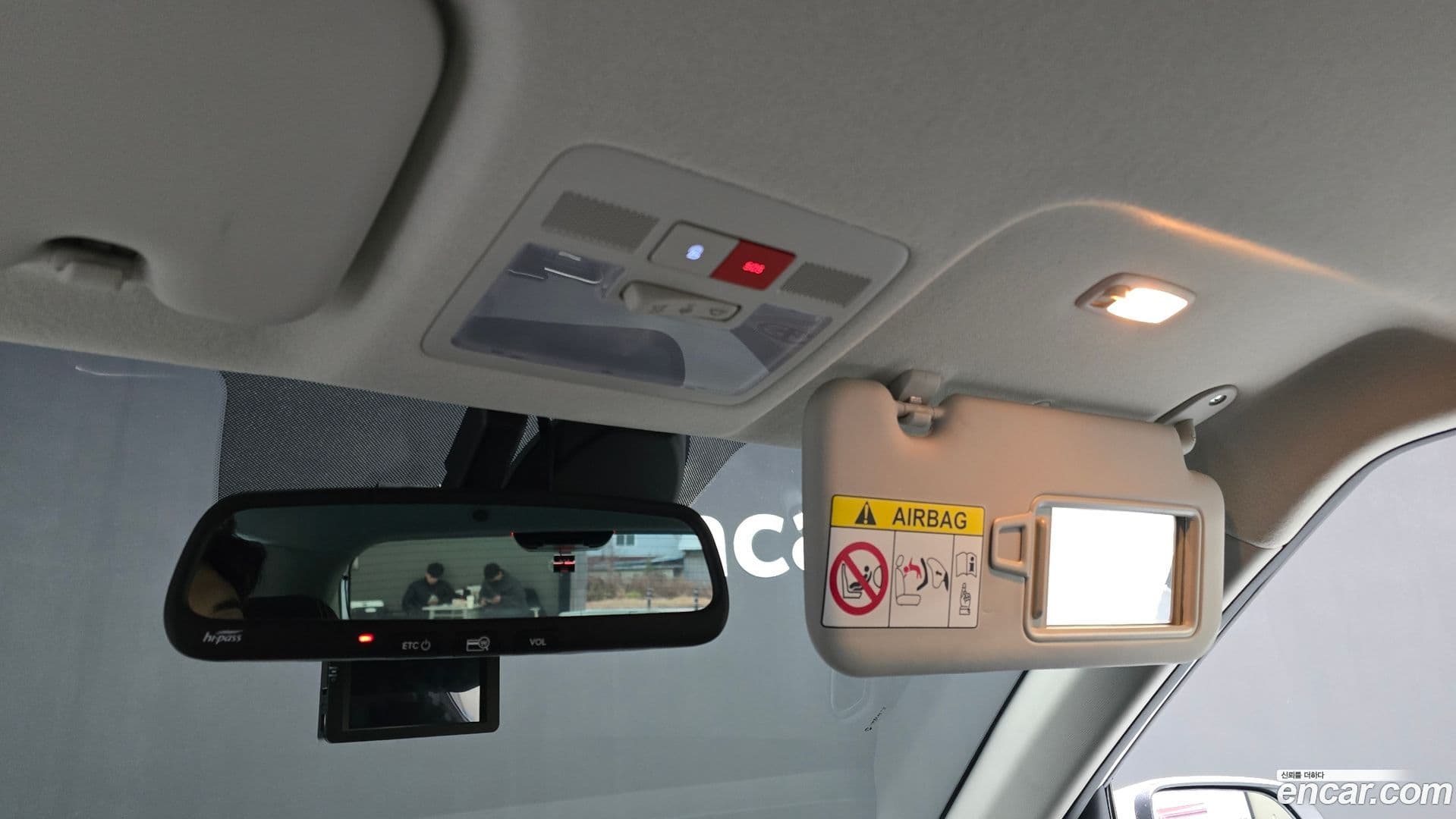 Main__Slider__Photo:Venue Hyundai 2022.0-18