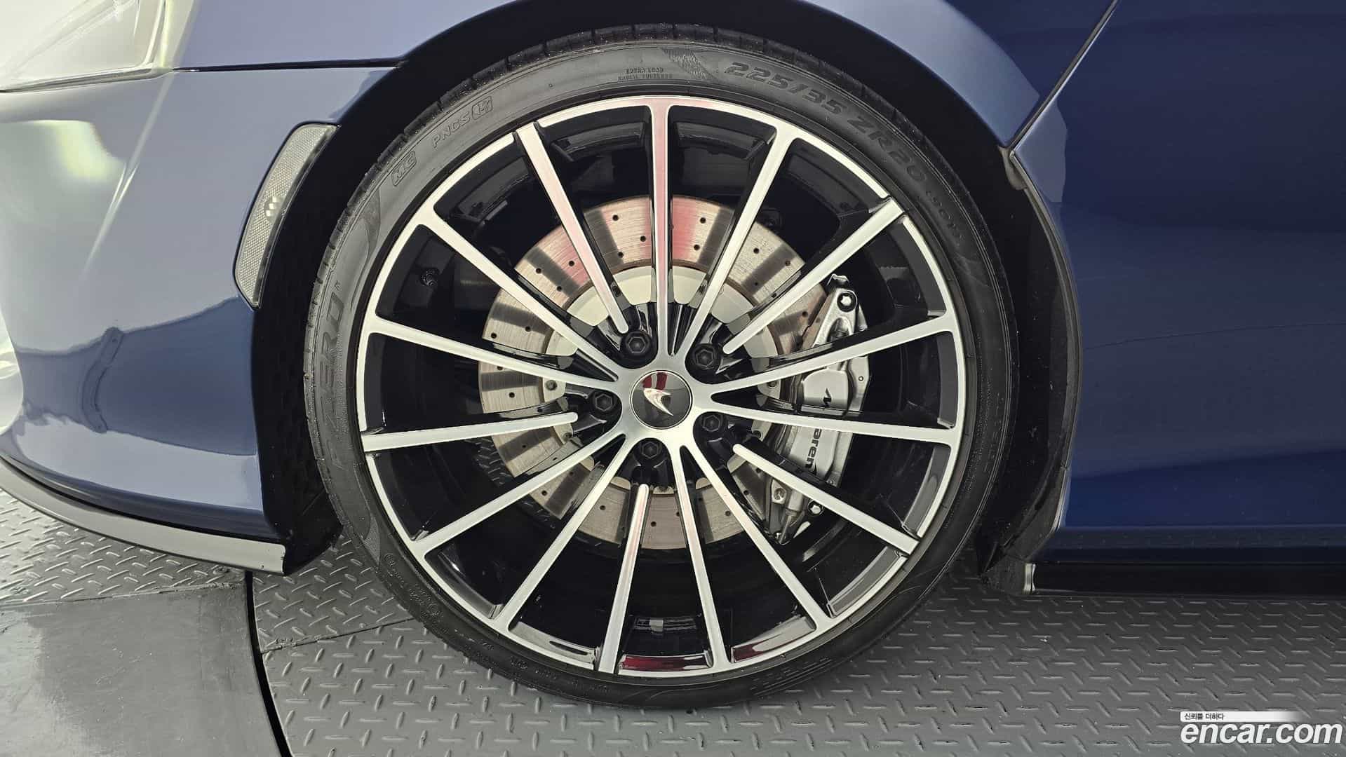 GT Mclaren 2019.11-OUTER-005