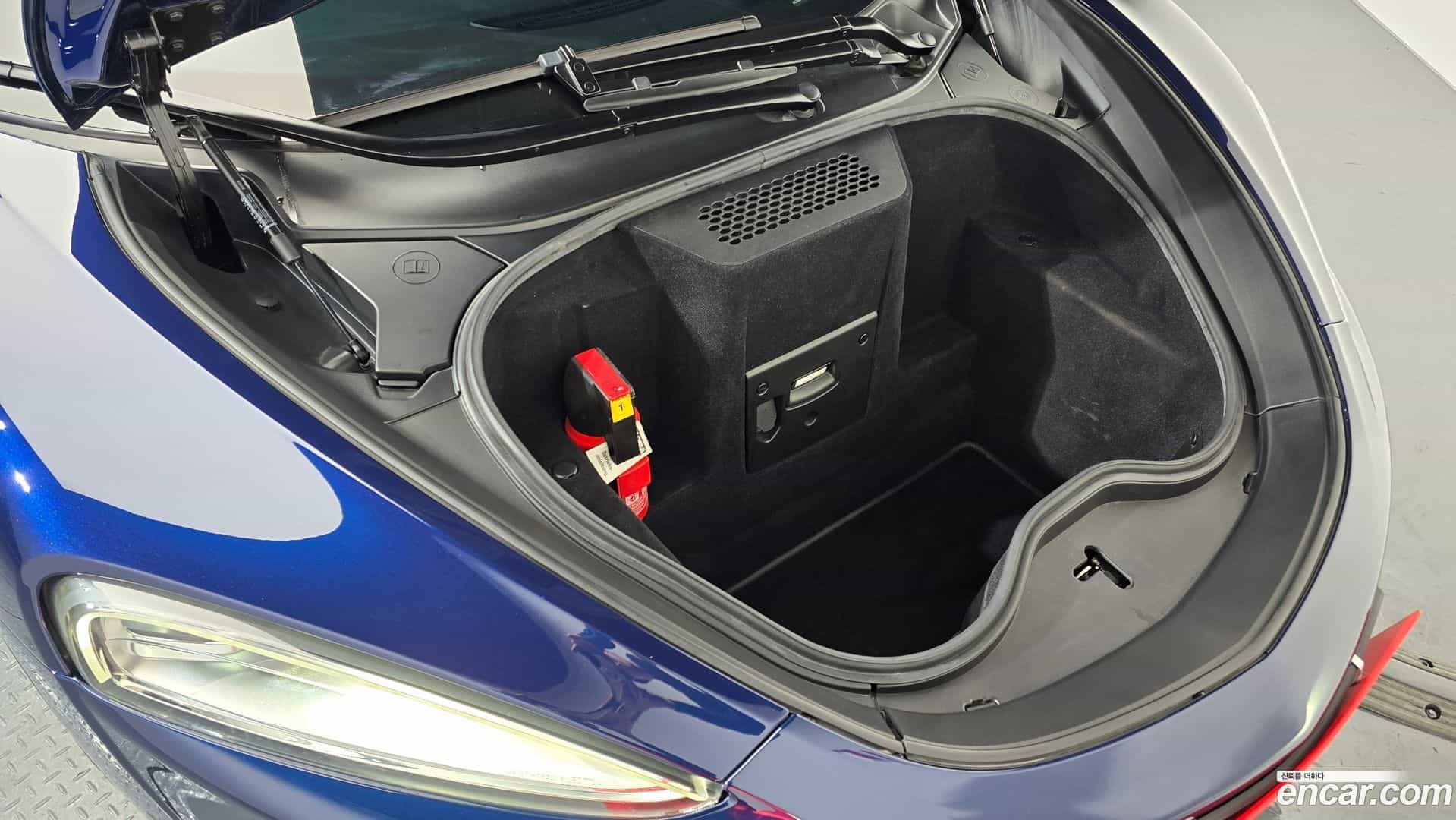 GT Mclaren 2019.11-INNER-006