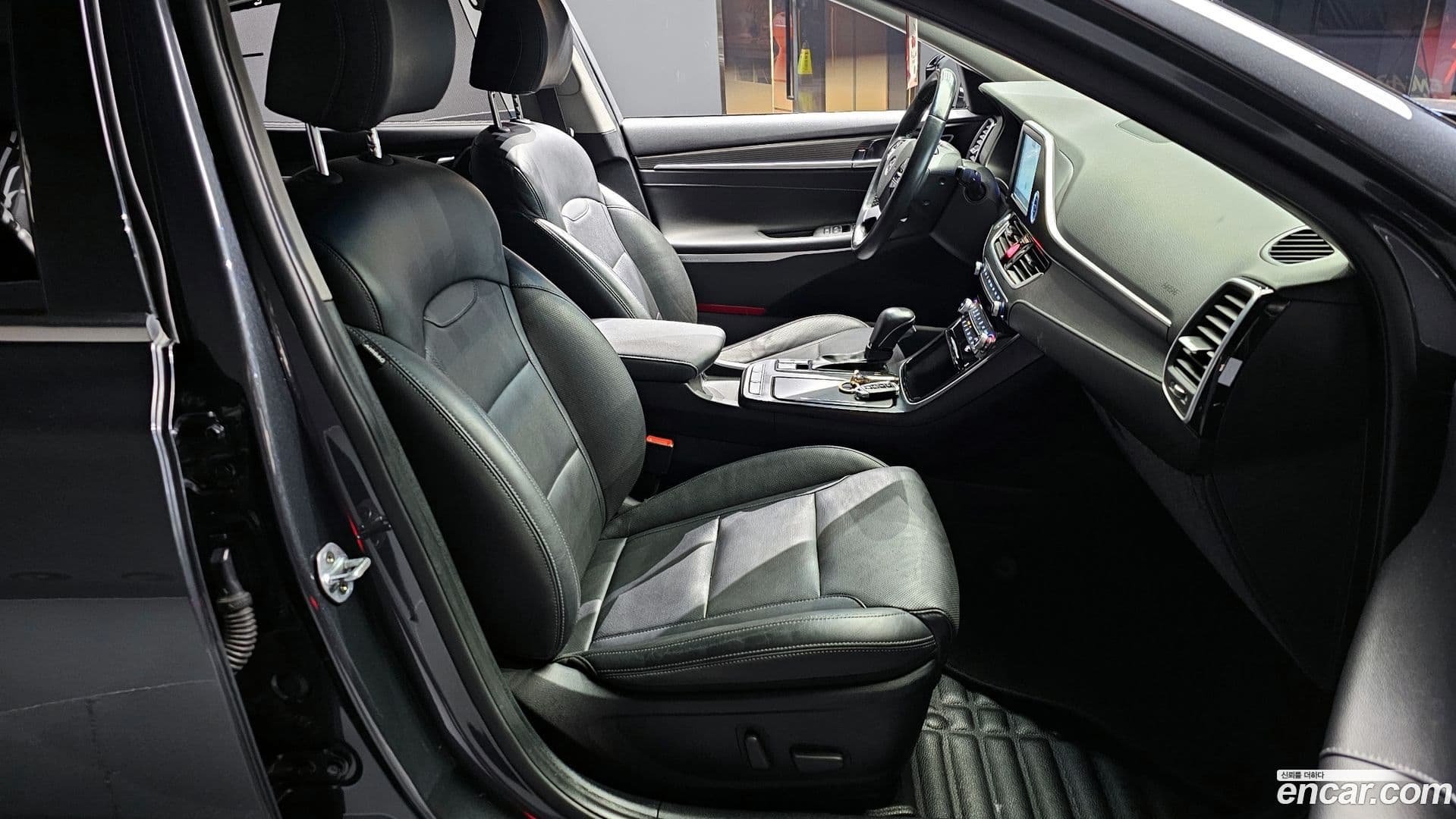 Main__Slider__Photo:Grandeur Hyundai 2017.4-9