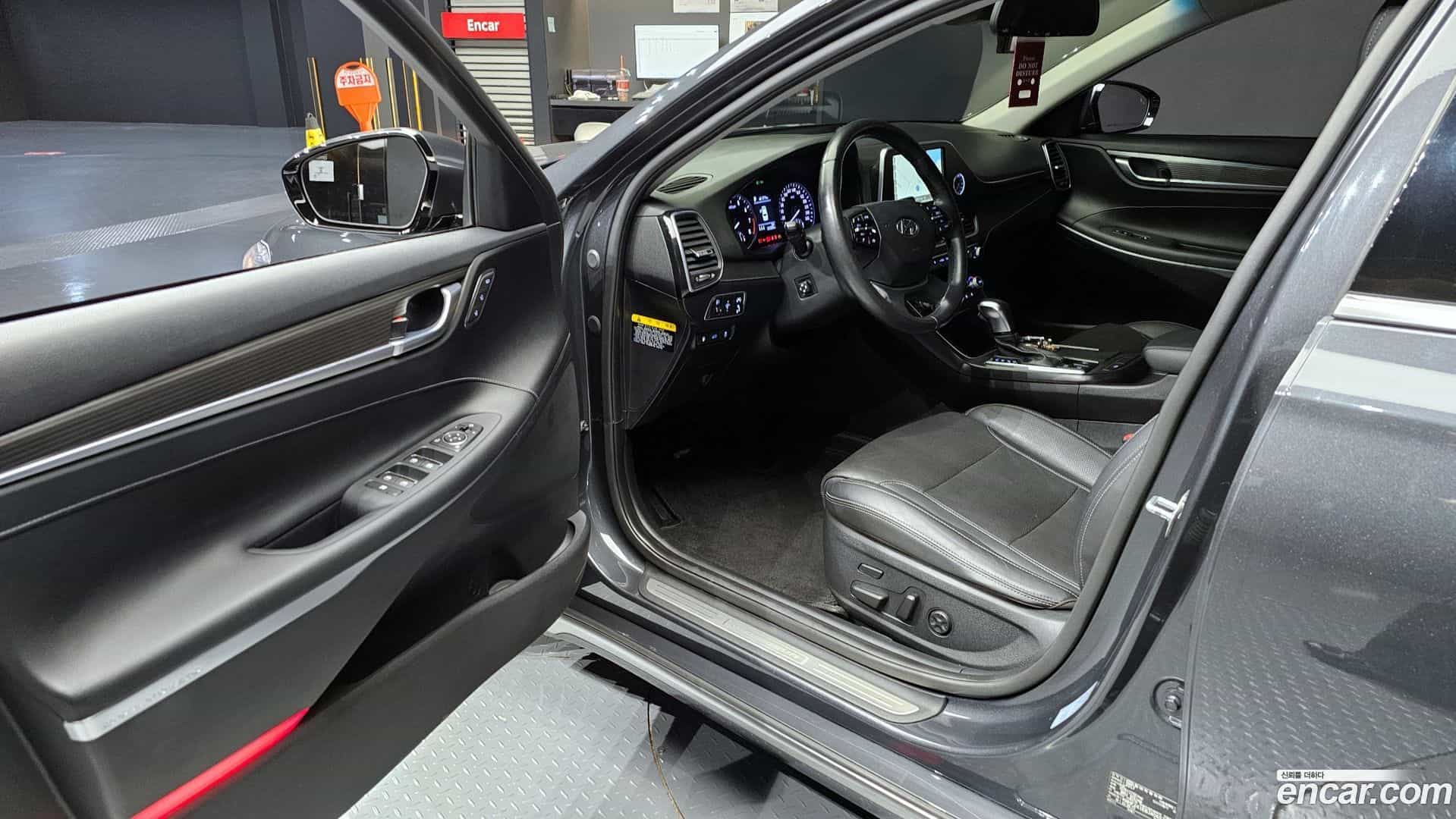 Grandeur Hyundai 2017.4-OPTION-015