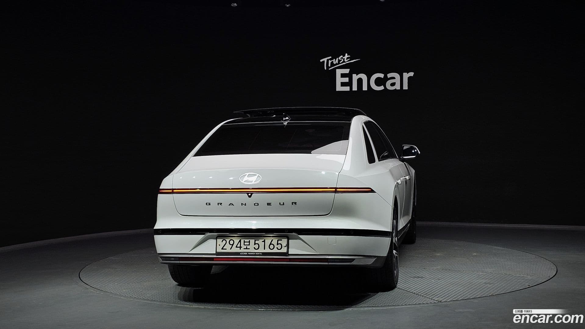 Main__Slider__Photo:Grandeur Hyundai 2023.0-3