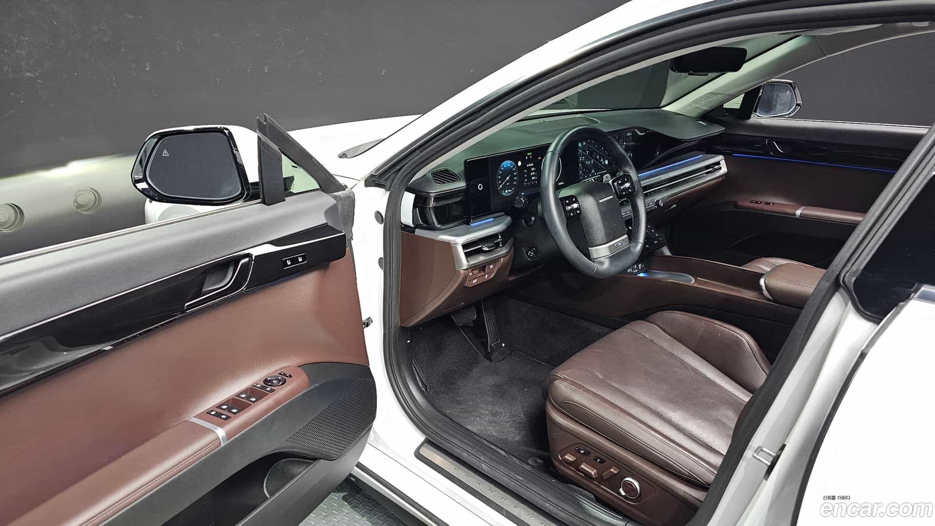 Grandeur Hyundai 2023.0-OPTION-015