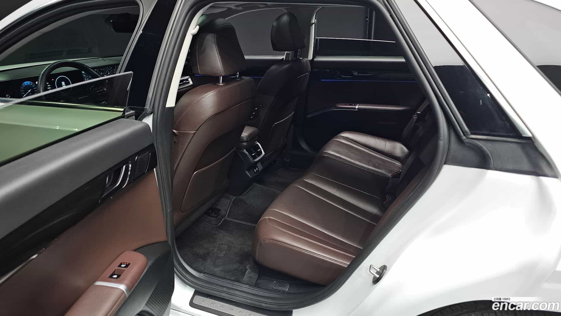 Grandeur Hyundai 2023.0-OPTION-016