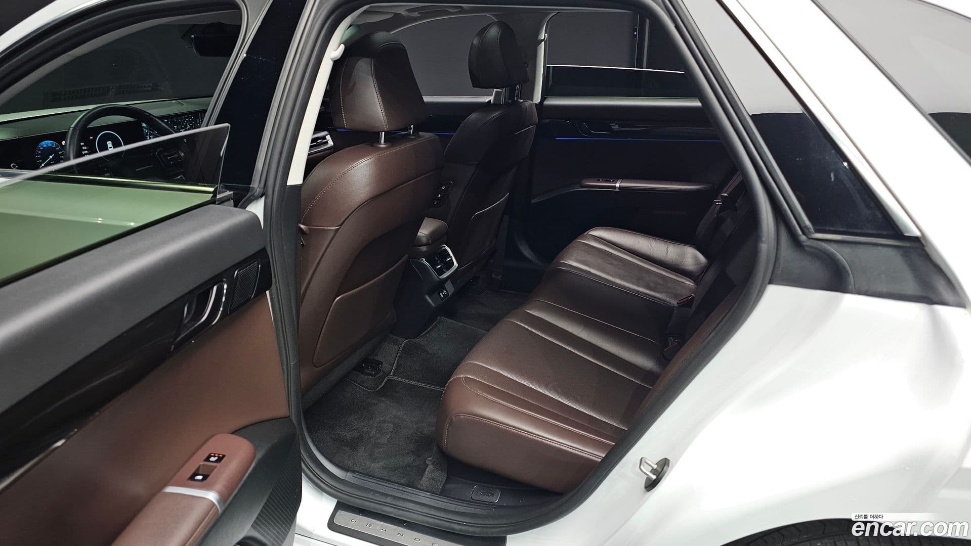 Main__Slider__Photo:Grandeur Hyundai 2023.0-11