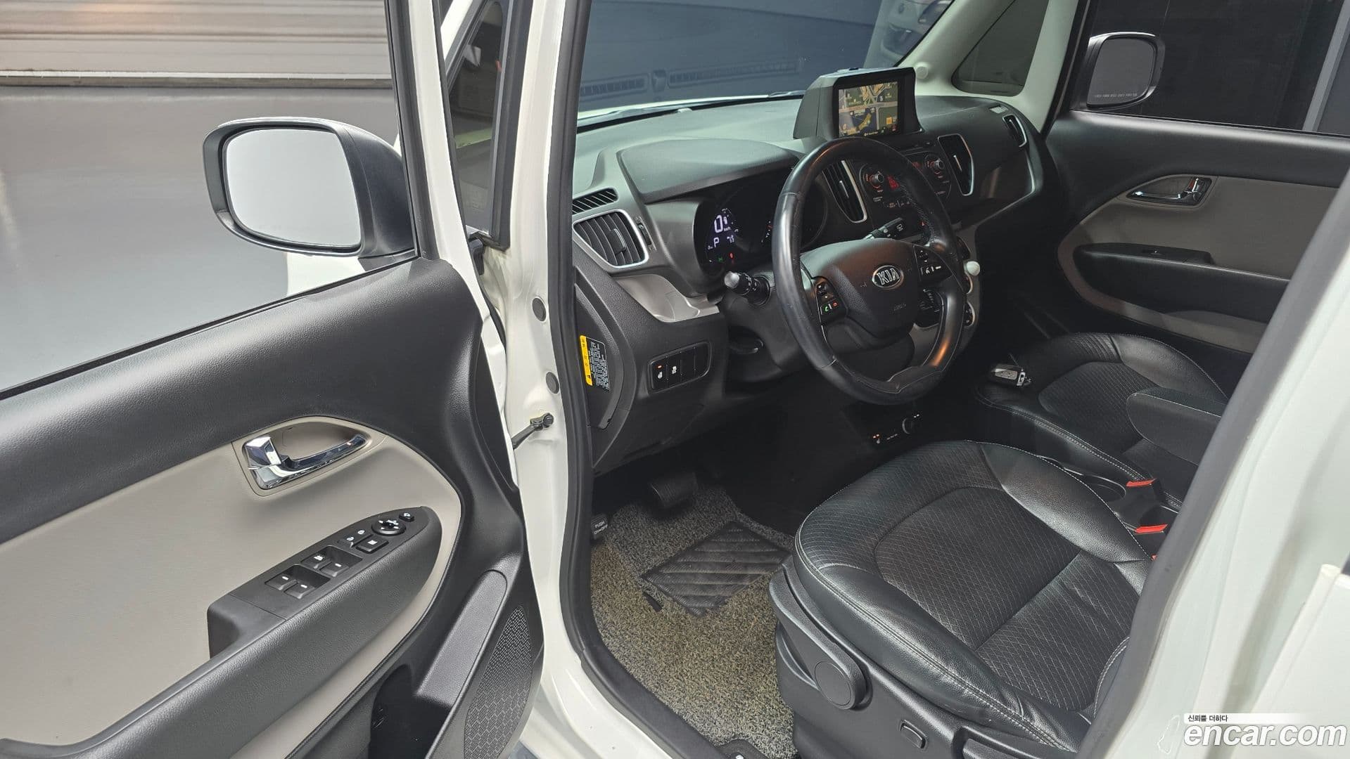 Main__Slider__Photo:RAY Kia 2014.1-10