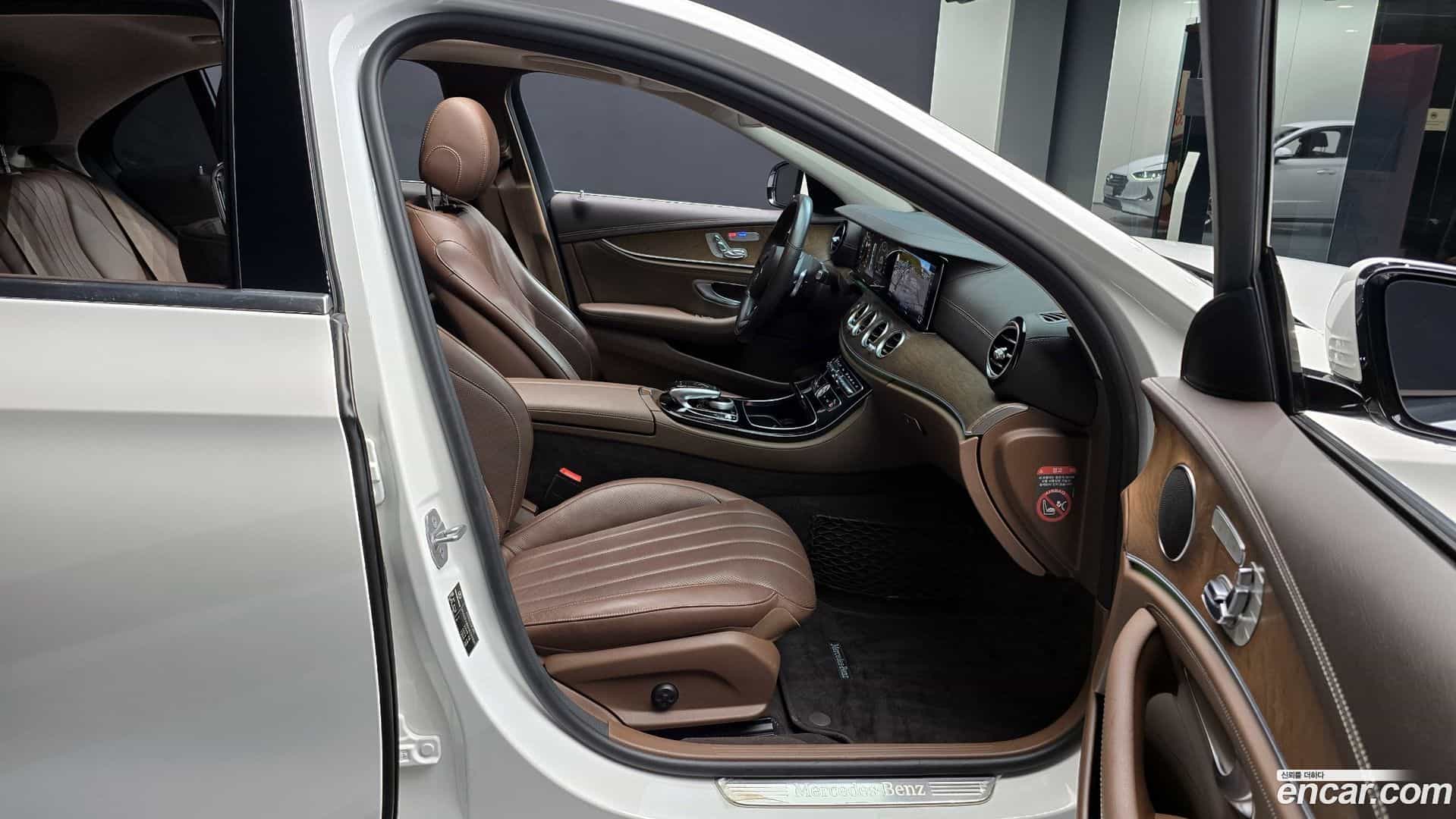 E-Class Mercedes-Benz 2017.0-INNER-010