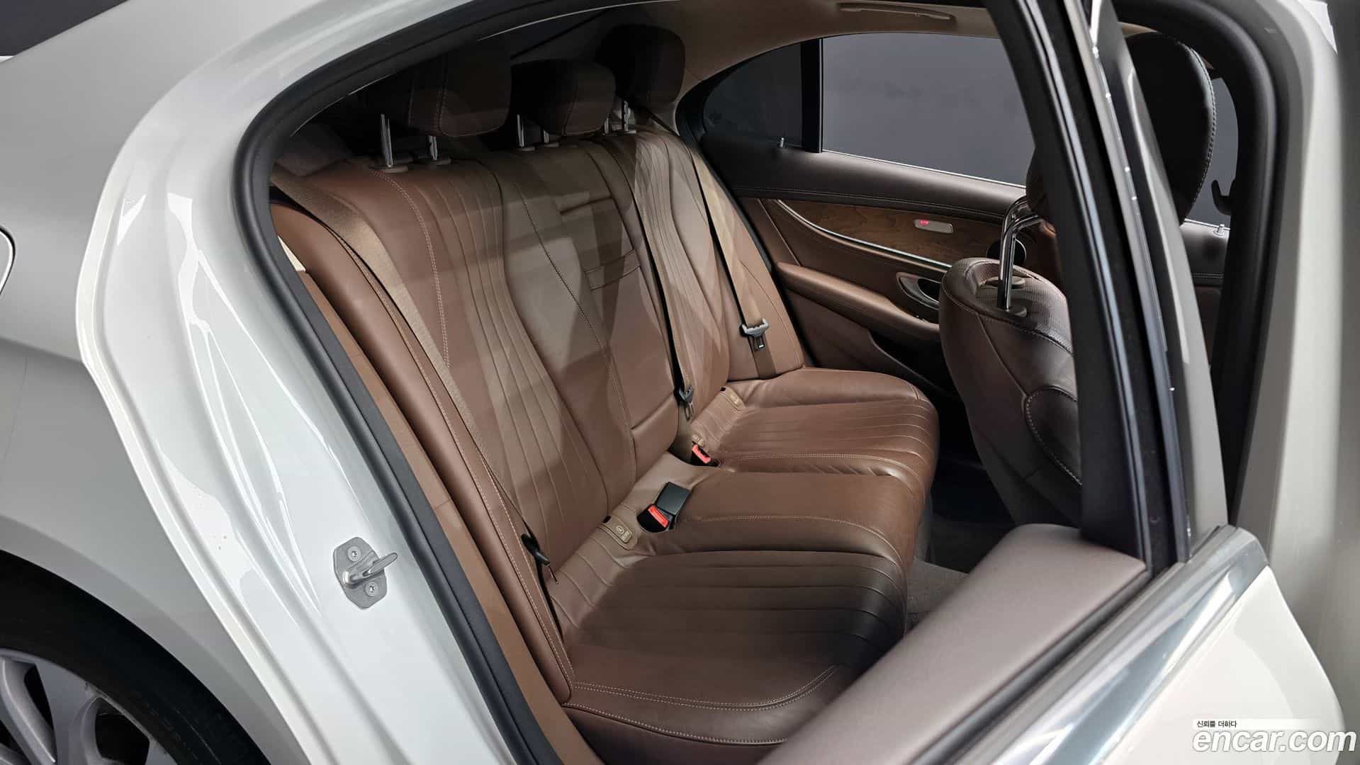 E-Class Mercedes-Benz 2017.0-OPTION-016