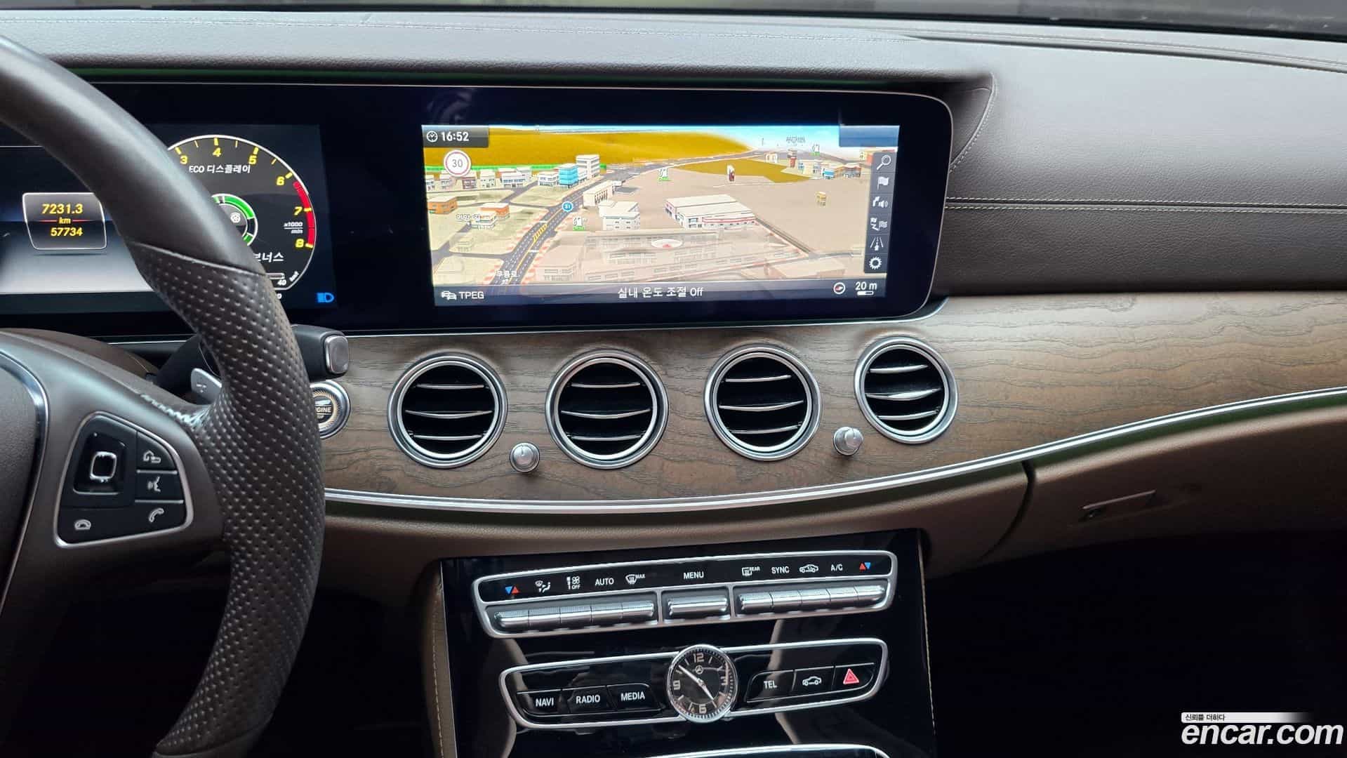 E-Class Mercedes-Benz 2017.0-OPTION-019