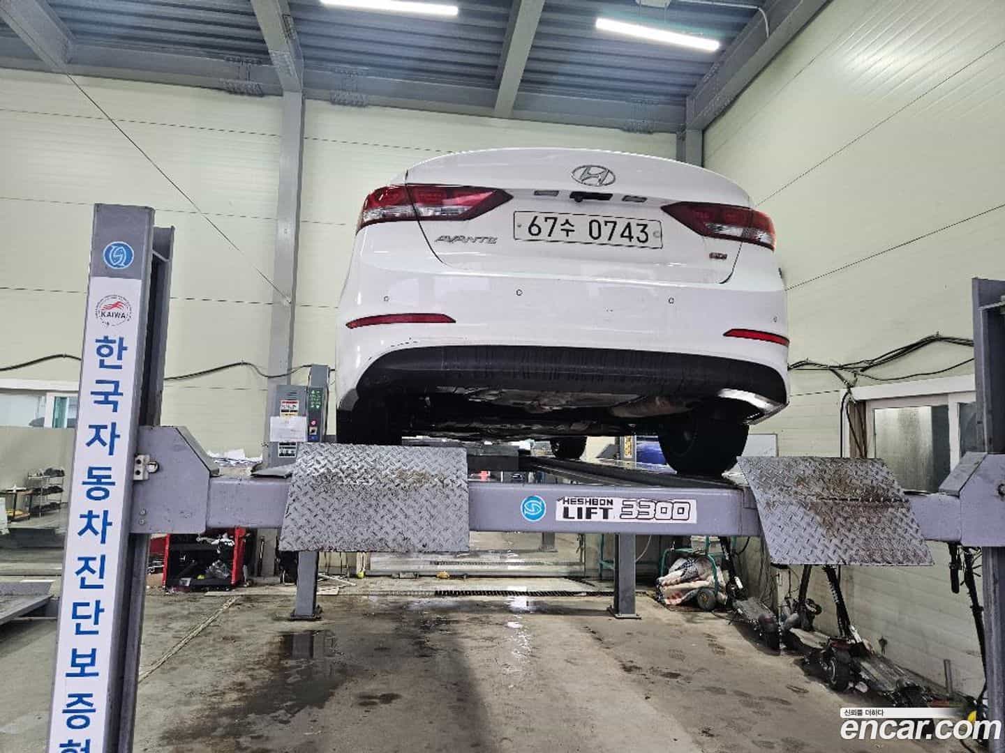 AVANTE Hyundai 2015.10-OUTER-001