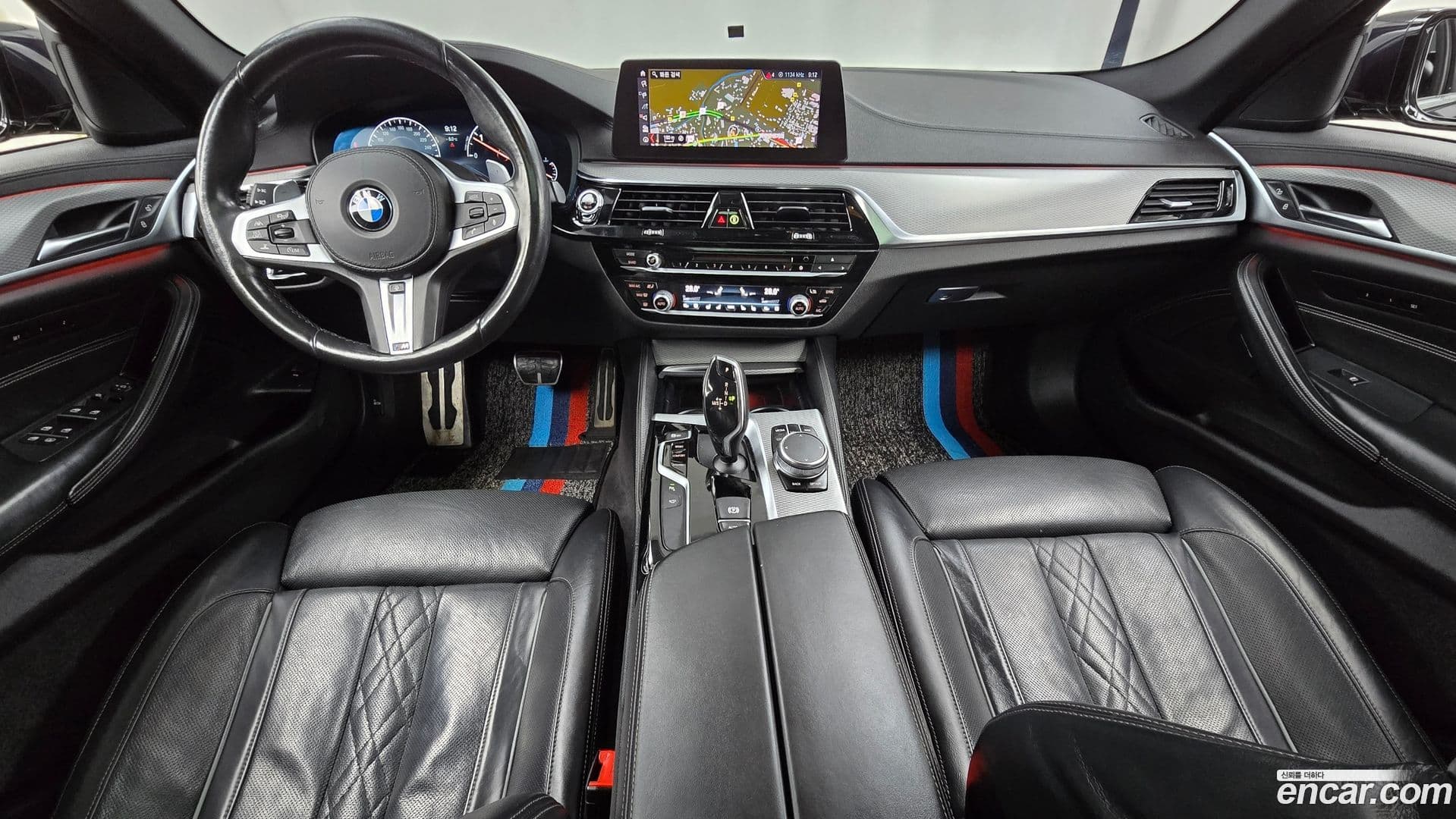 Main__Slider__Photo:5-Series BMW 2019.4-6