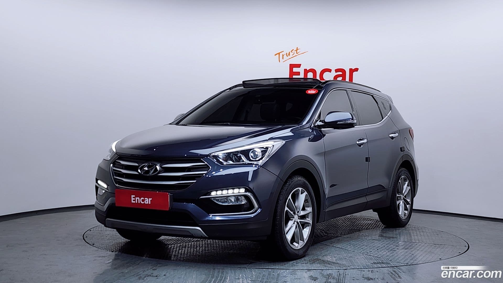 Main__Slider__Photo:Santafe Hyundai 2017.1-0