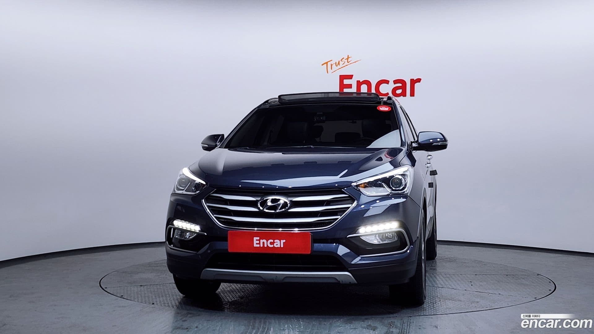 Main__Slider__Photo:Santafe Hyundai 2017.1-2