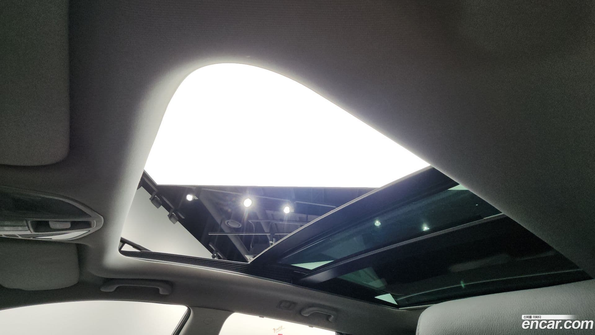 Main__Slider__Photo:Santafe Hyundai 2017.1-17