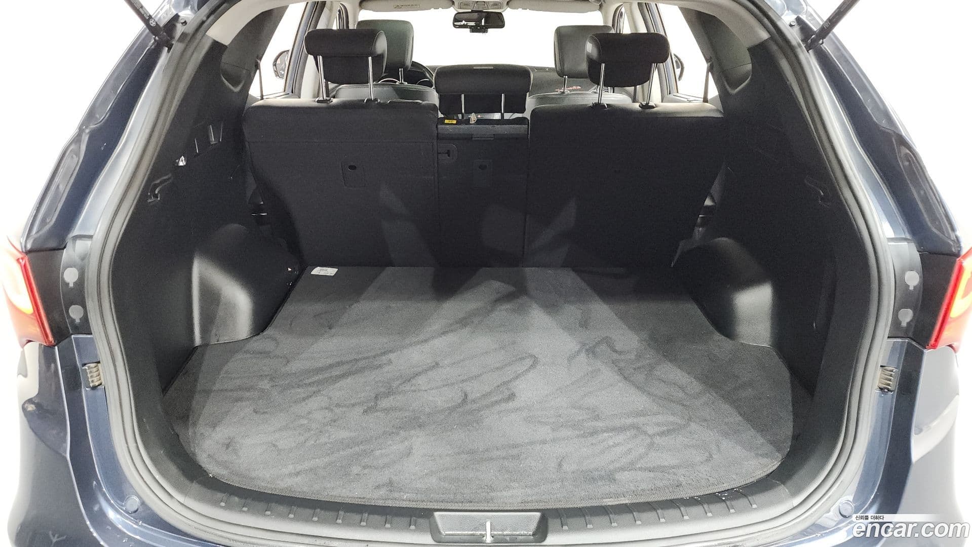 Main__Slider__Photo:Santafe Hyundai 2017.1-19