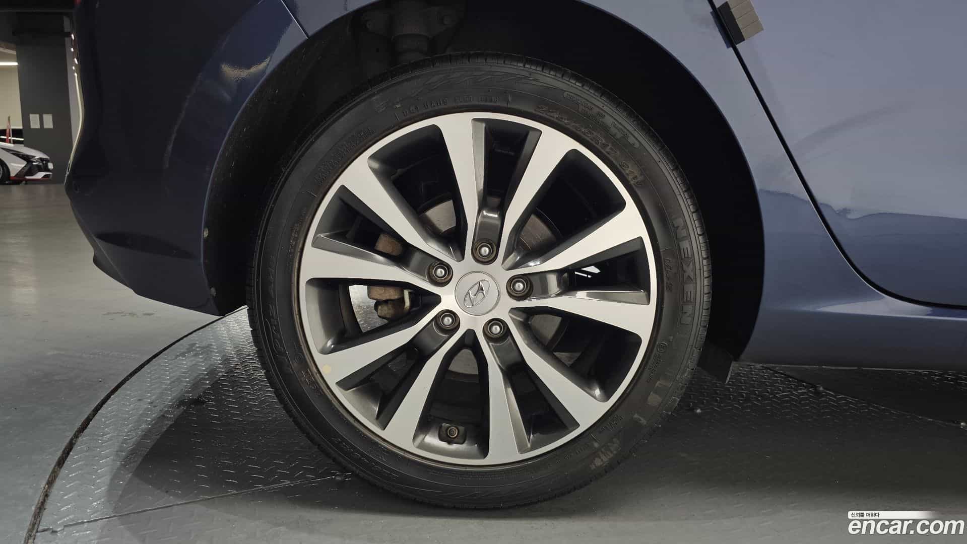 i30 Hyundai 2018.10-OUTER-005