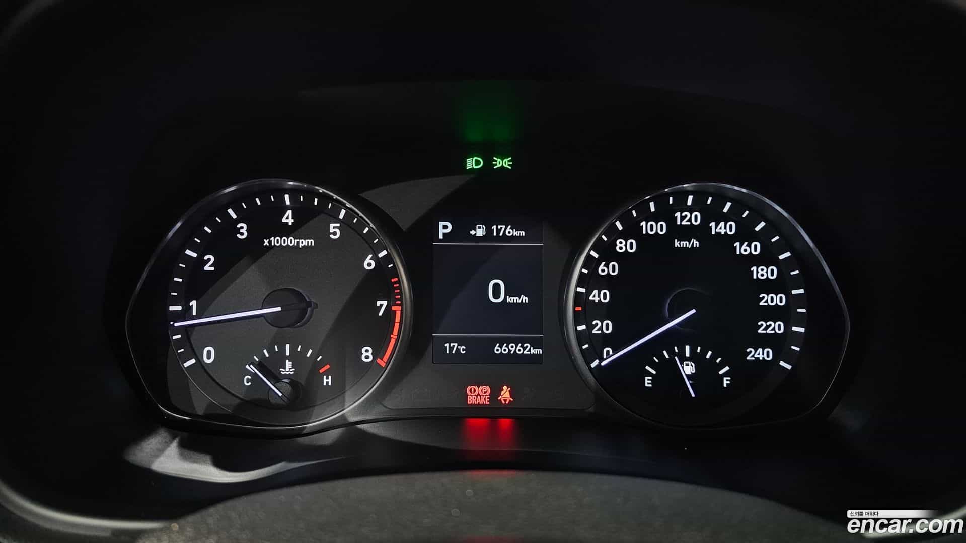 i30 Hyundai 2018.10-INNER-008