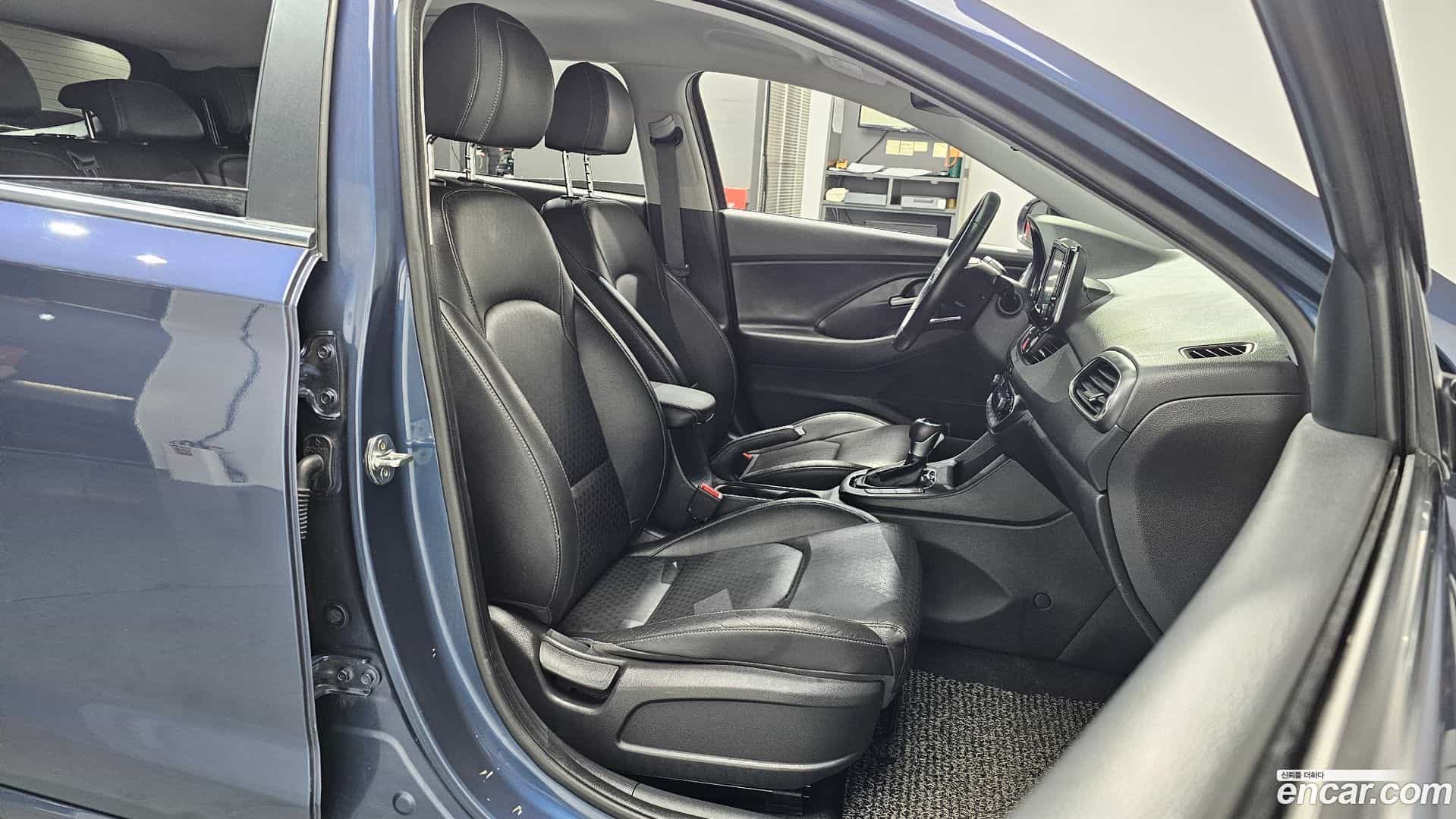 i30 Hyundai 2018.10-INNER-010