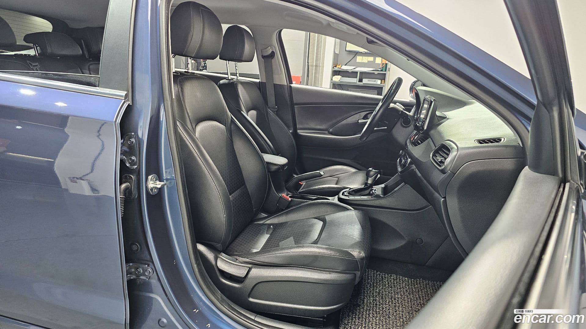 Main__Slider__Photo:i30 Hyundai 2018.10-9