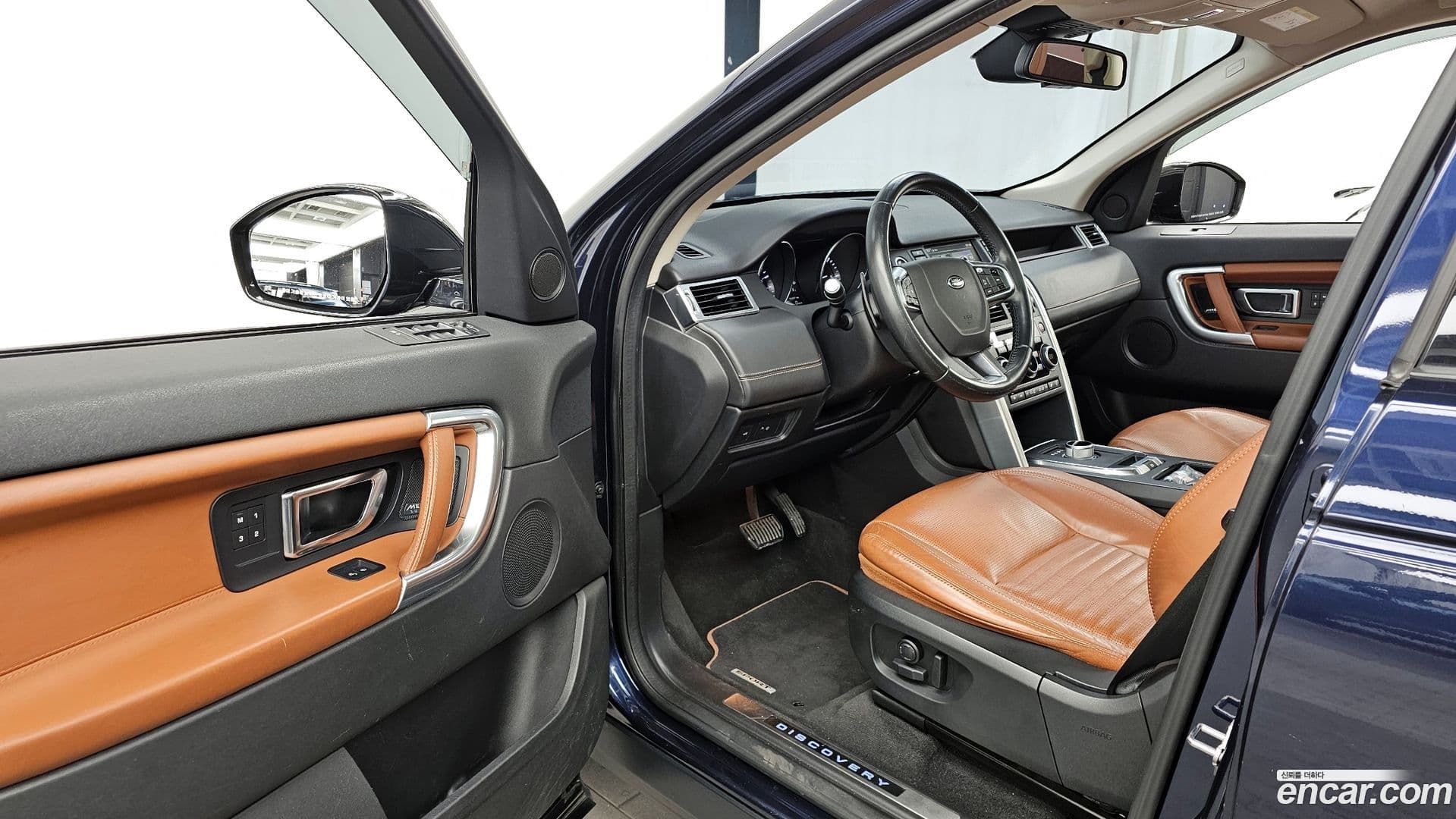 Main__Slider__Photo:Discovery Sport Land Rover 2015.6-9