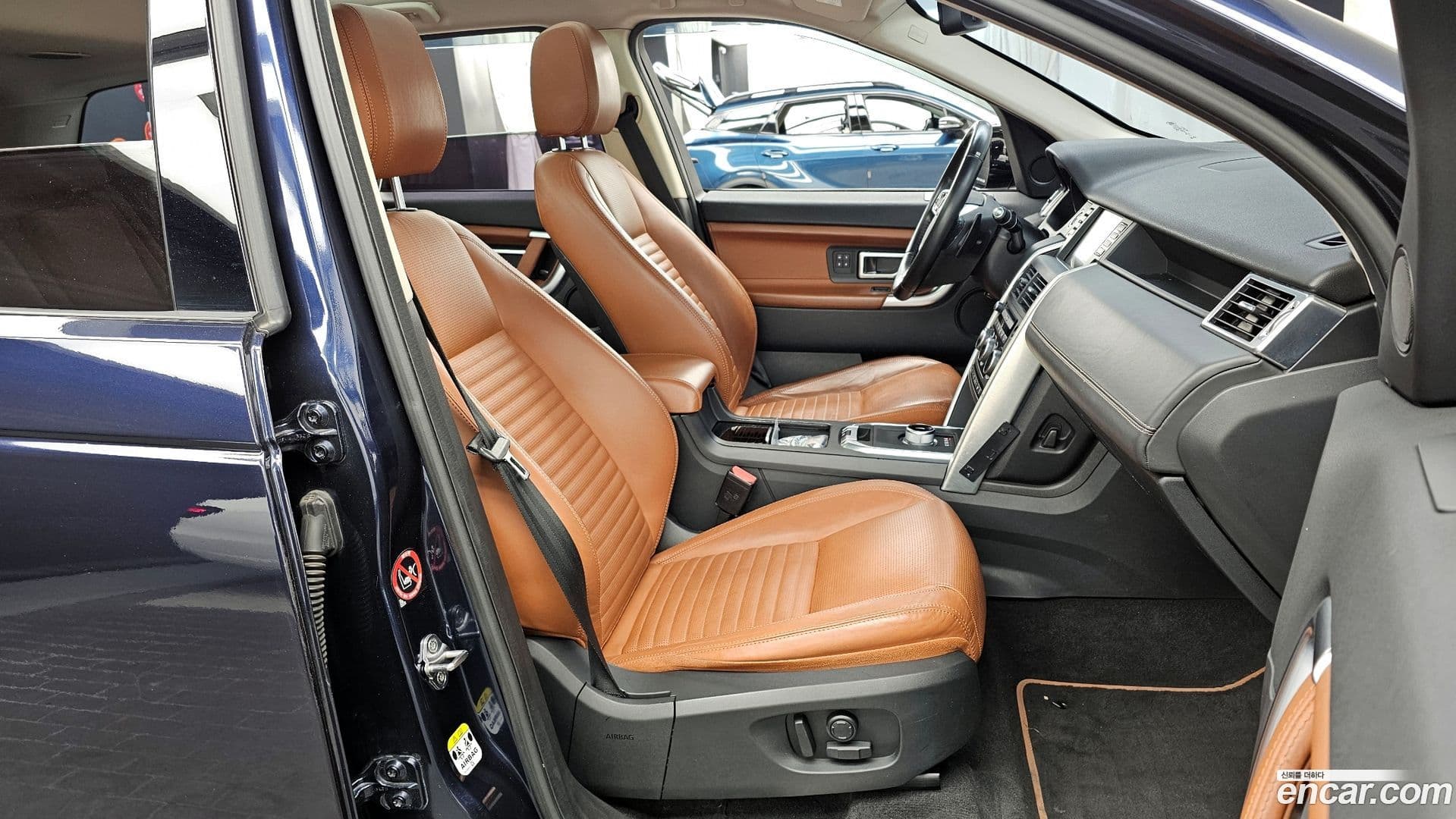 Main__Slider__Photo:Discovery Sport Land Rover 2015.6-10