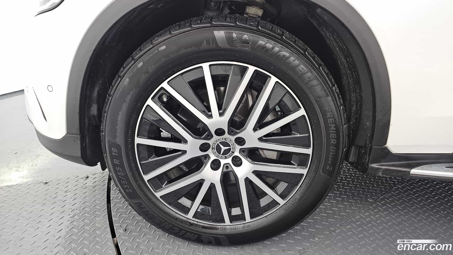 GLC-Class Mercedes-Benz 2022.7-OUTER-005