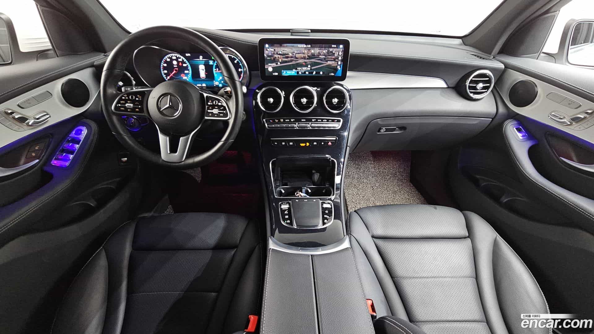 GLC-Class Mercedes-Benz 2022.7-INNER-007