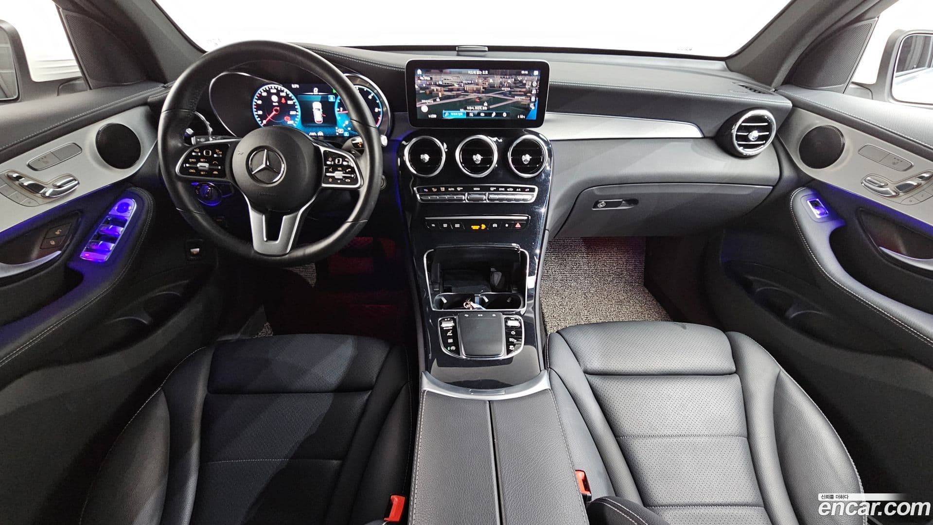 Main__Slider__Photo:GLC-Class Mercedes-Benz 2022.7-6