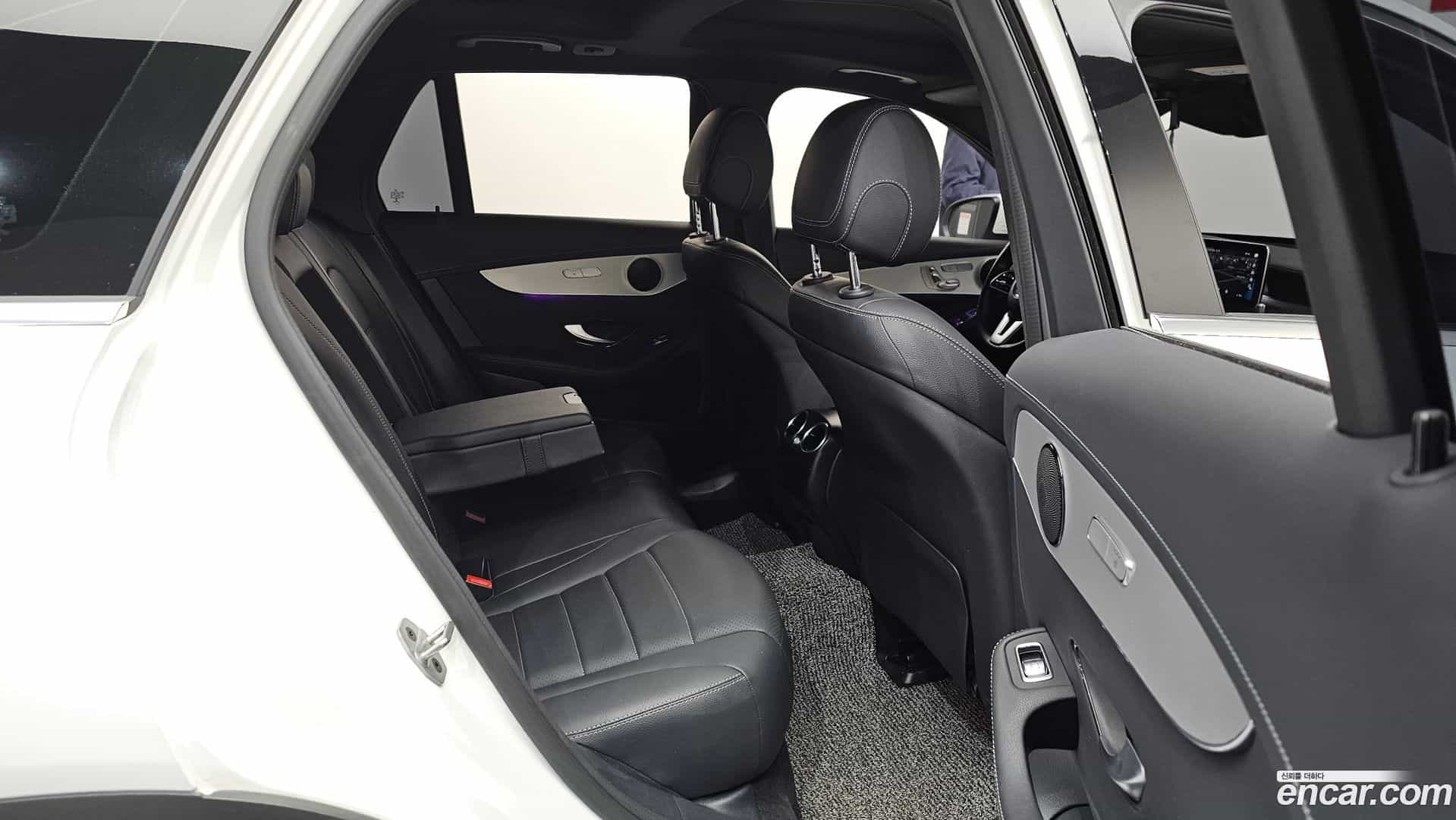 GLC-Class Mercedes-Benz 2022.7-OPTION-016