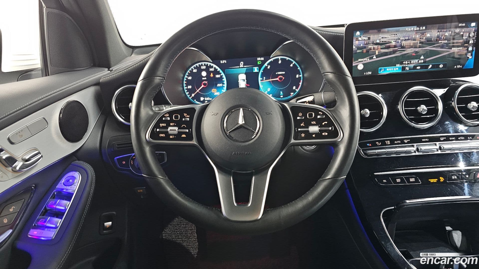 Main__Slider__Photo:GLC-Class Mercedes-Benz 2022.7-12