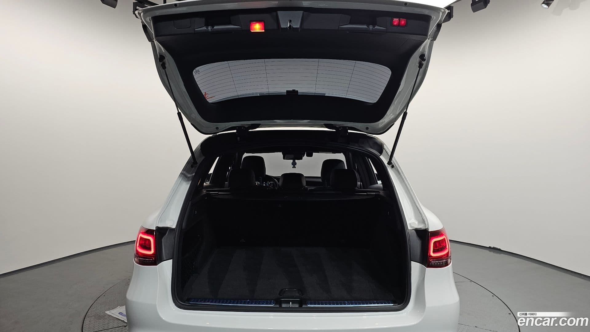 Main__Slider__Photo:GLC-Class Mercedes-Benz 2022.7-19